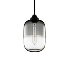 Lampe à suspension moderne en verre soufflé à la main en cristal gris grand format Encalmo, fabriquée aux États-Unis