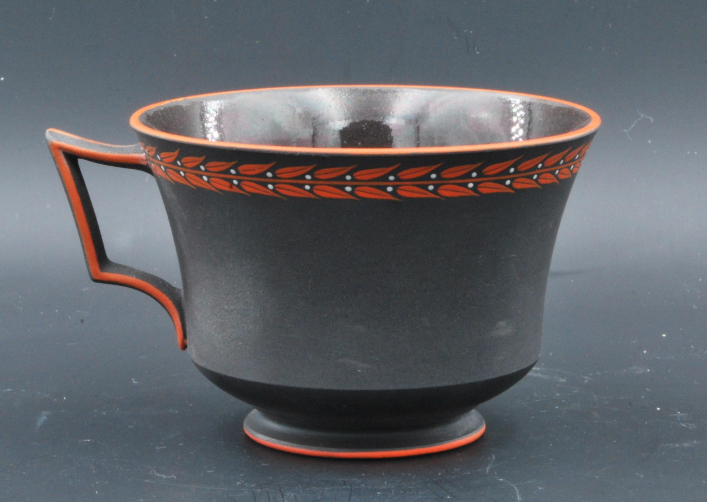 Inglese Tazza e piattino dipinti a encausto, Wedgwood, 1820 circa in vendita