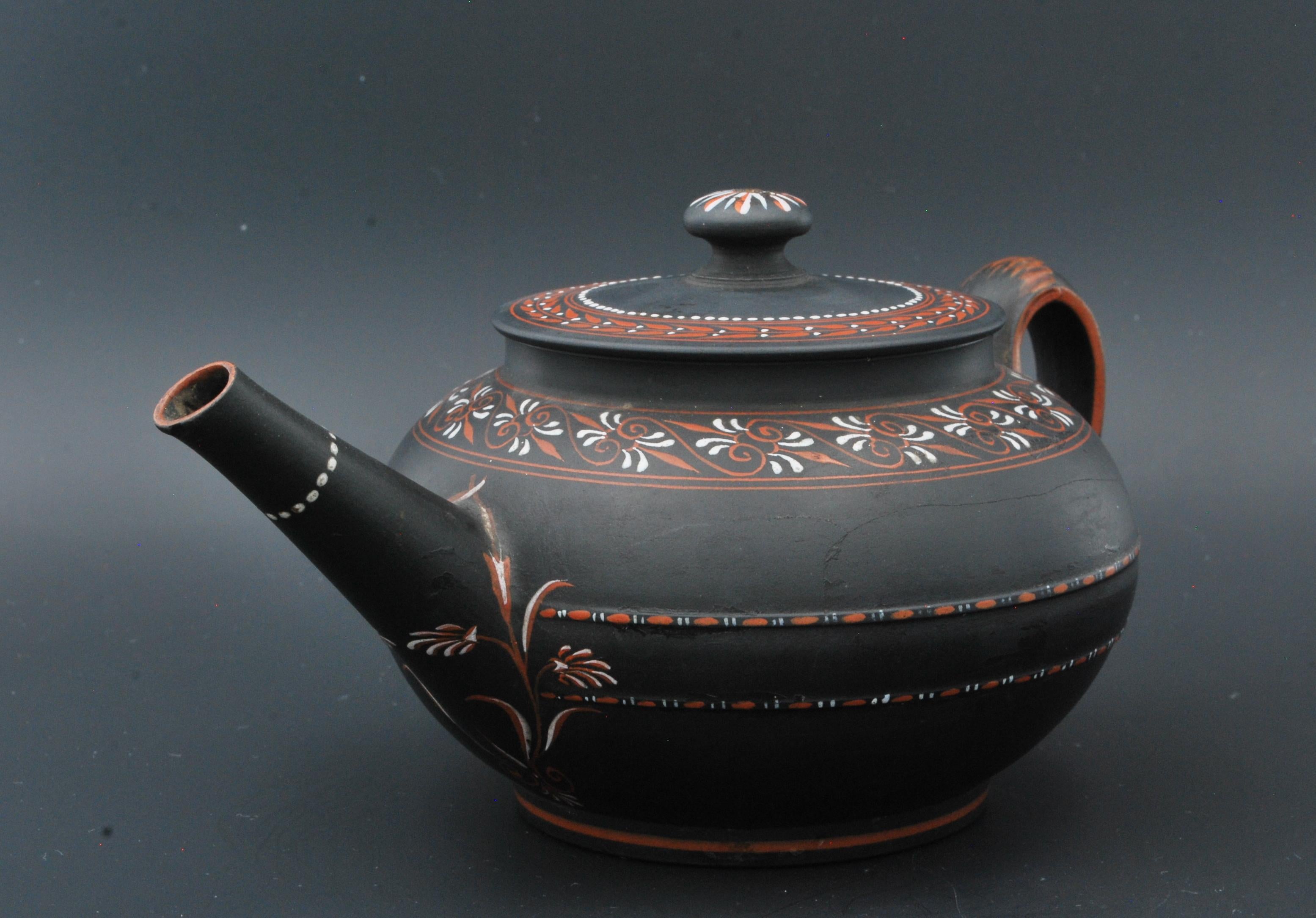 Bemalte Enkaustik-Teekanne aus schwarzem Basalt, Wedgwood C1780 (Neoklassisch) im Angebot
