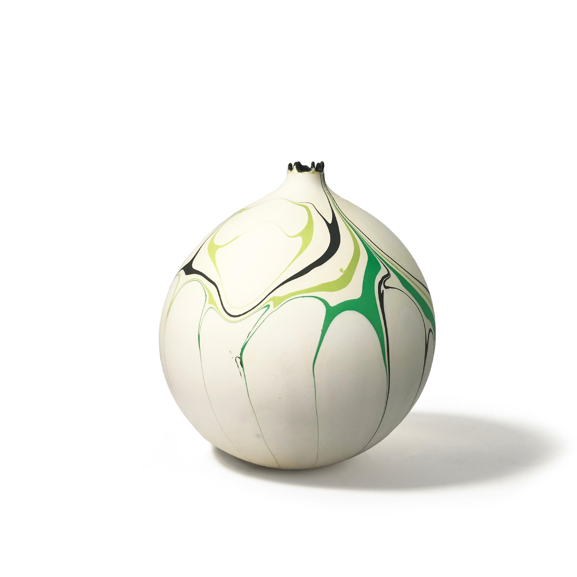 Vaso rotondo Enceladus Hydro di Elyse Graham
Dimensioni: L 20 x P 20 x H 23 cm
Materiali: Gesso, resina
Modellato, tinto e rifinito a mano a Los Angeles. Personalizzazione
Disponibile.
Tutti i pezzi sono realizzati su ordinazione

I nostri