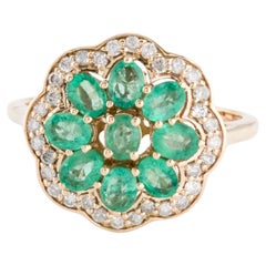 Exquisite 14K Gold 1.49ctw Emerald & Diamond Cocktail Ring - Size 9 - Luxurious