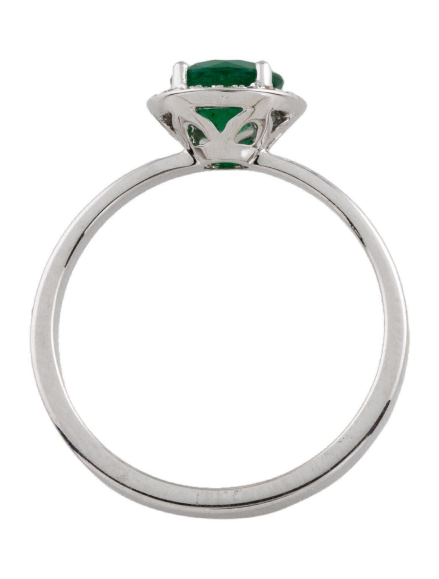 18K Emerald & Diamond Cocktail Ring - Size 6.75 - Elegant Statement Jewelry In New Condition For Sale In Holtsville, NY