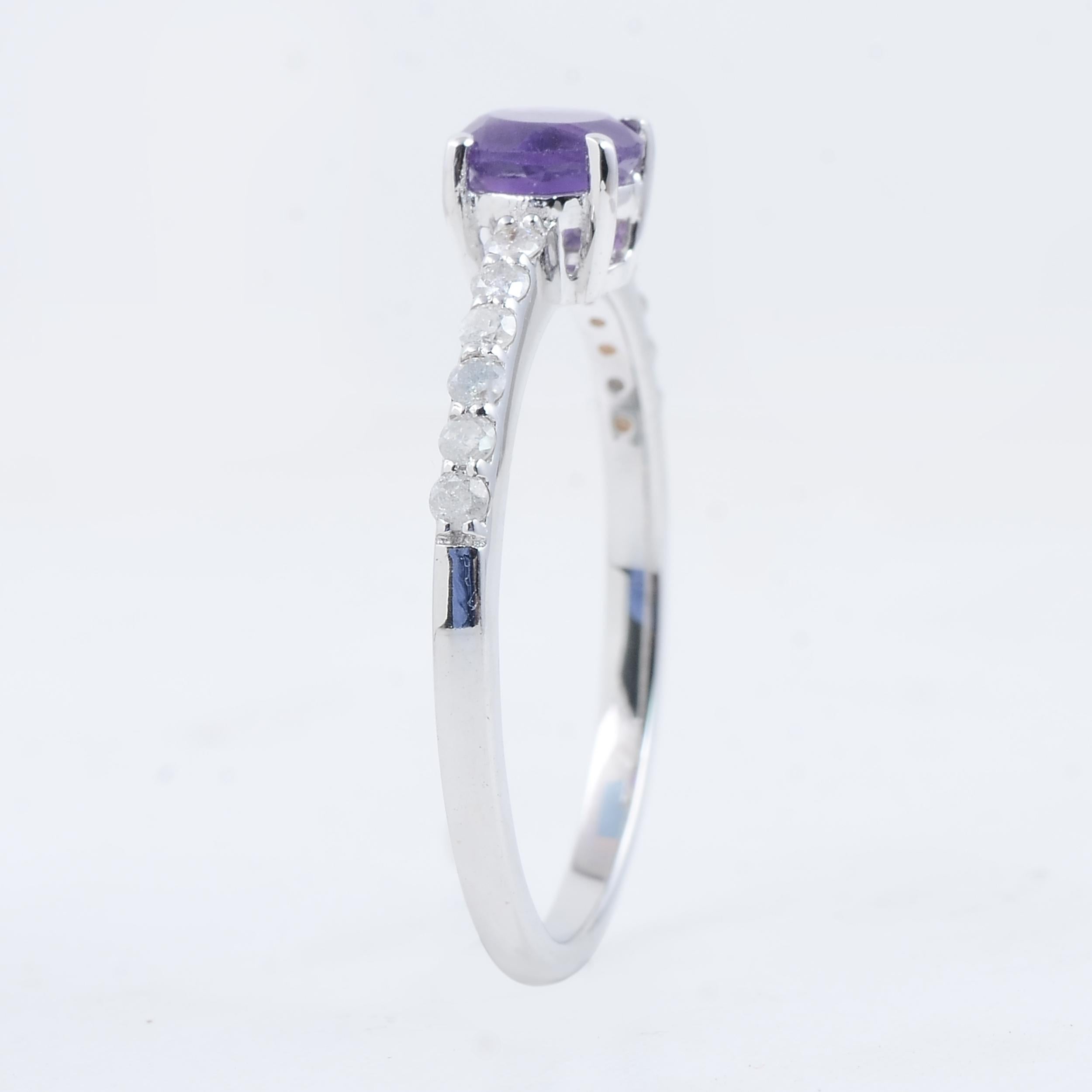 Women's Luxurious 14K Amethyst & Diamond Cocktail Ring, Size 6.75 - Statement Jewelry For Sale