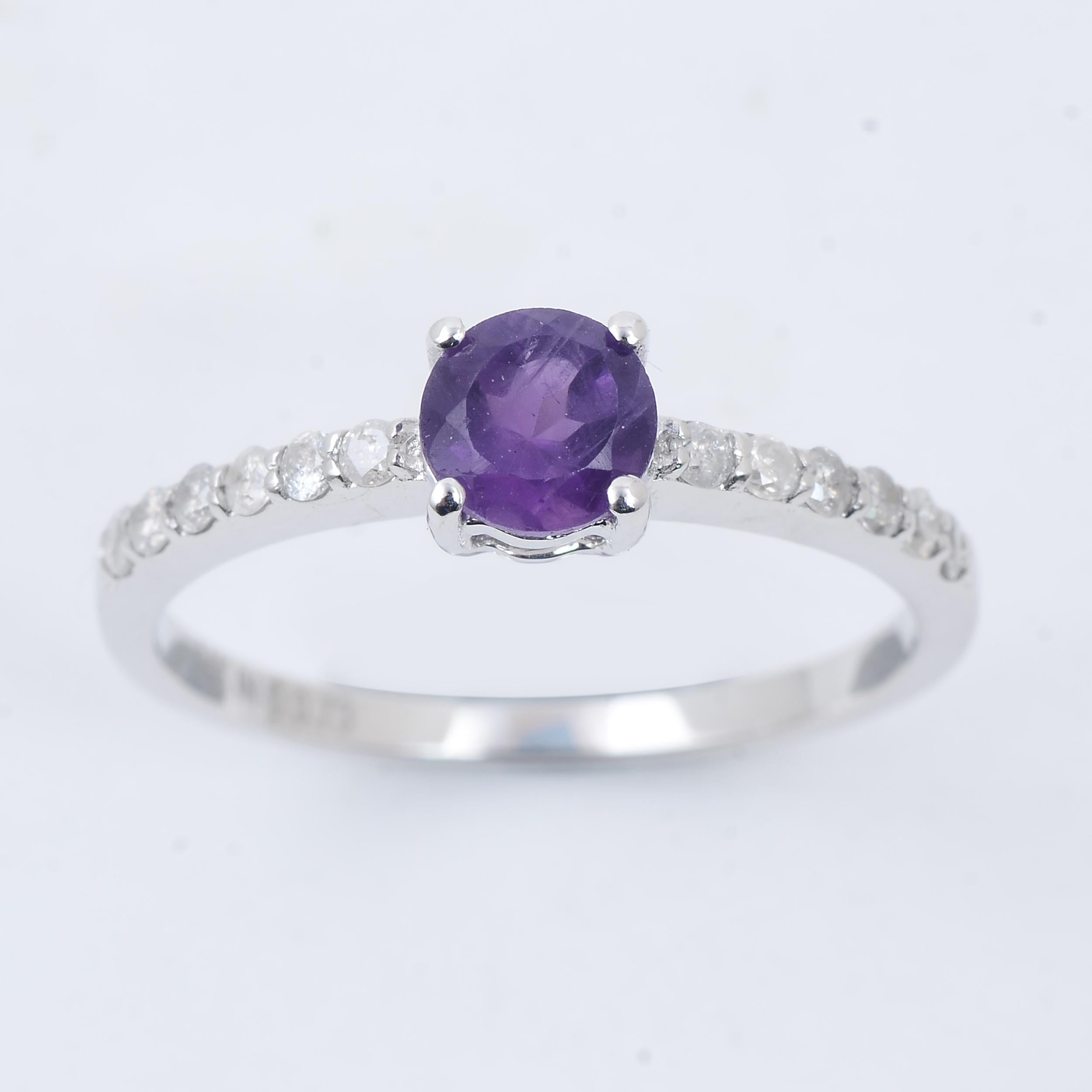Luxurious 14K Amethyst & Diamond Cocktail Ring, Size 6.75 - Statement Jewelry For Sale 1