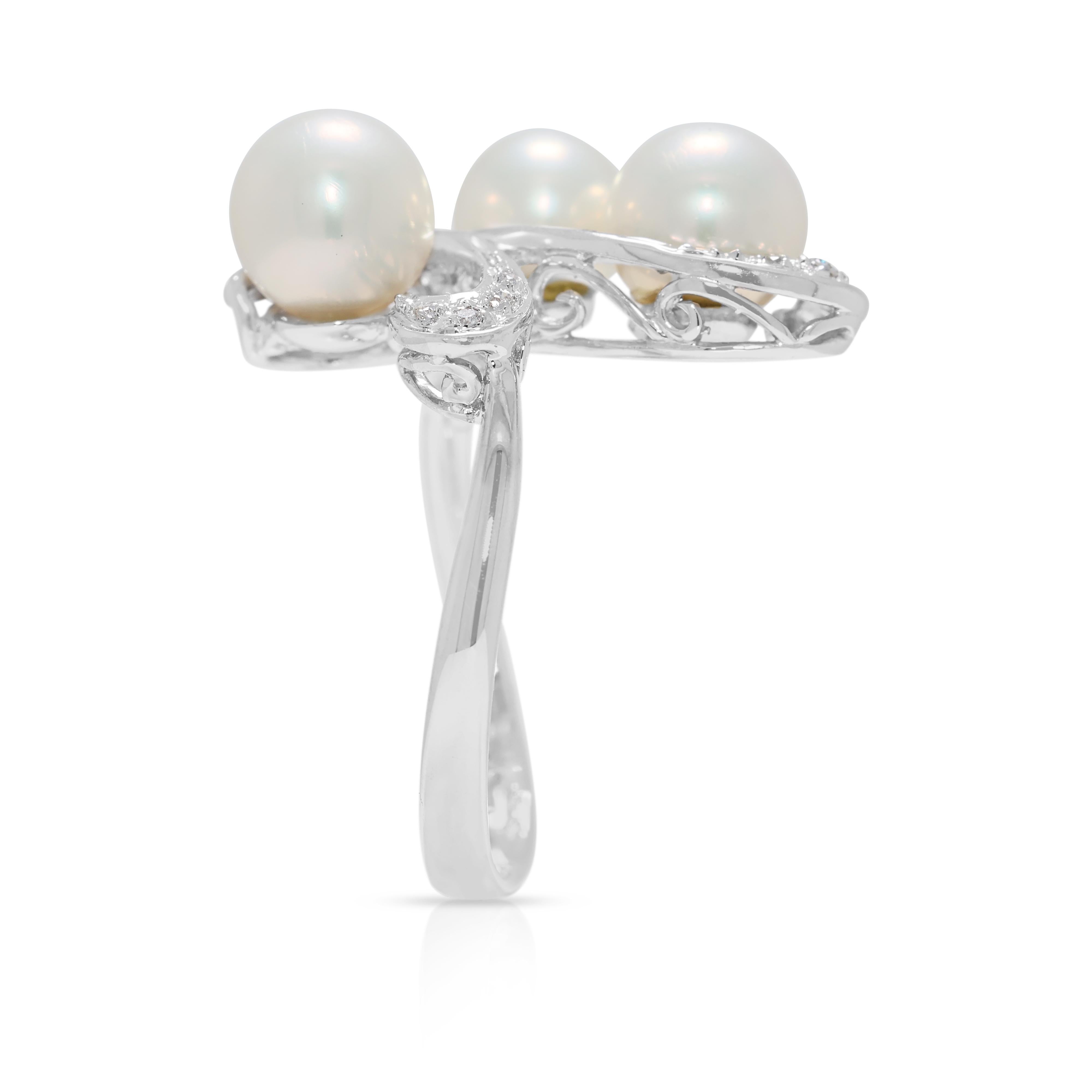 Bague enchanteresse en or blanc 18 carats avec diamant naturel de 0,05 carat et perle d'Akoya Pour femmes en vente