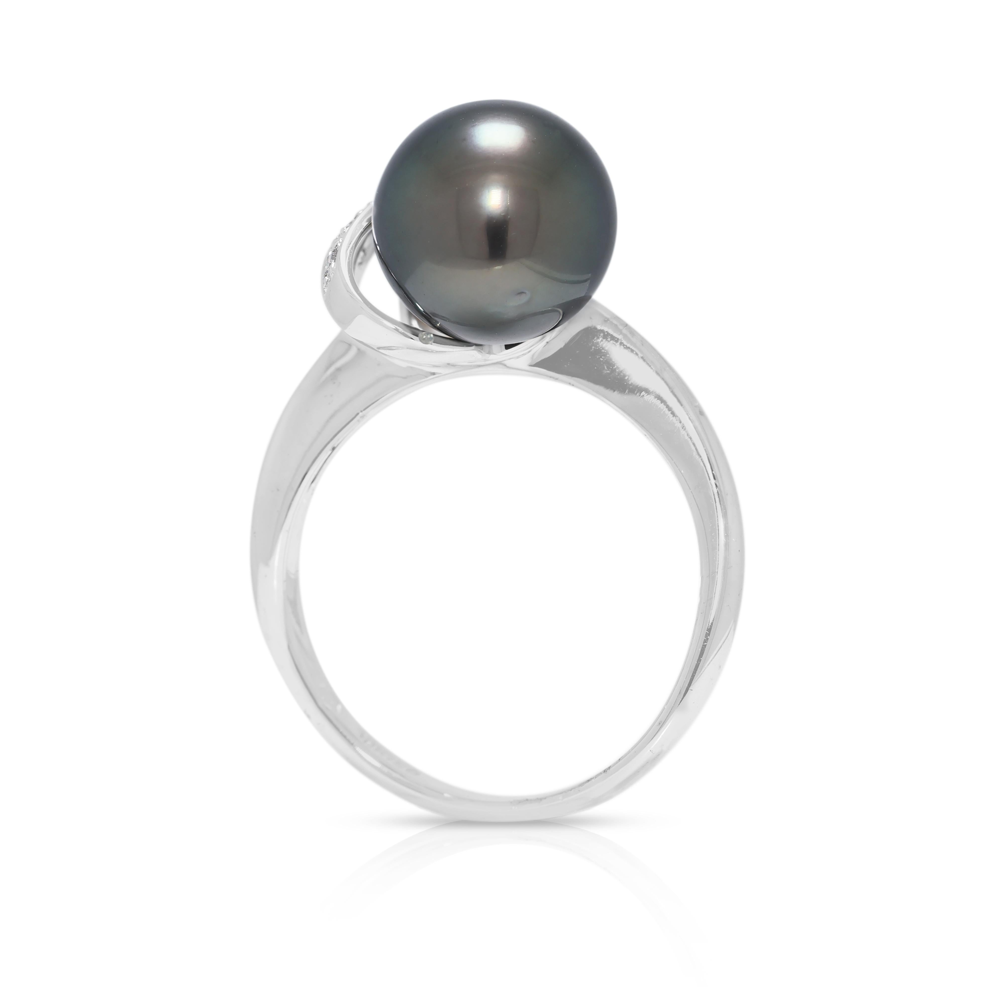 Enchanting 0.08ct Natural Diamond & Dual Pearl Ring in 18K White Gold For Sale 2