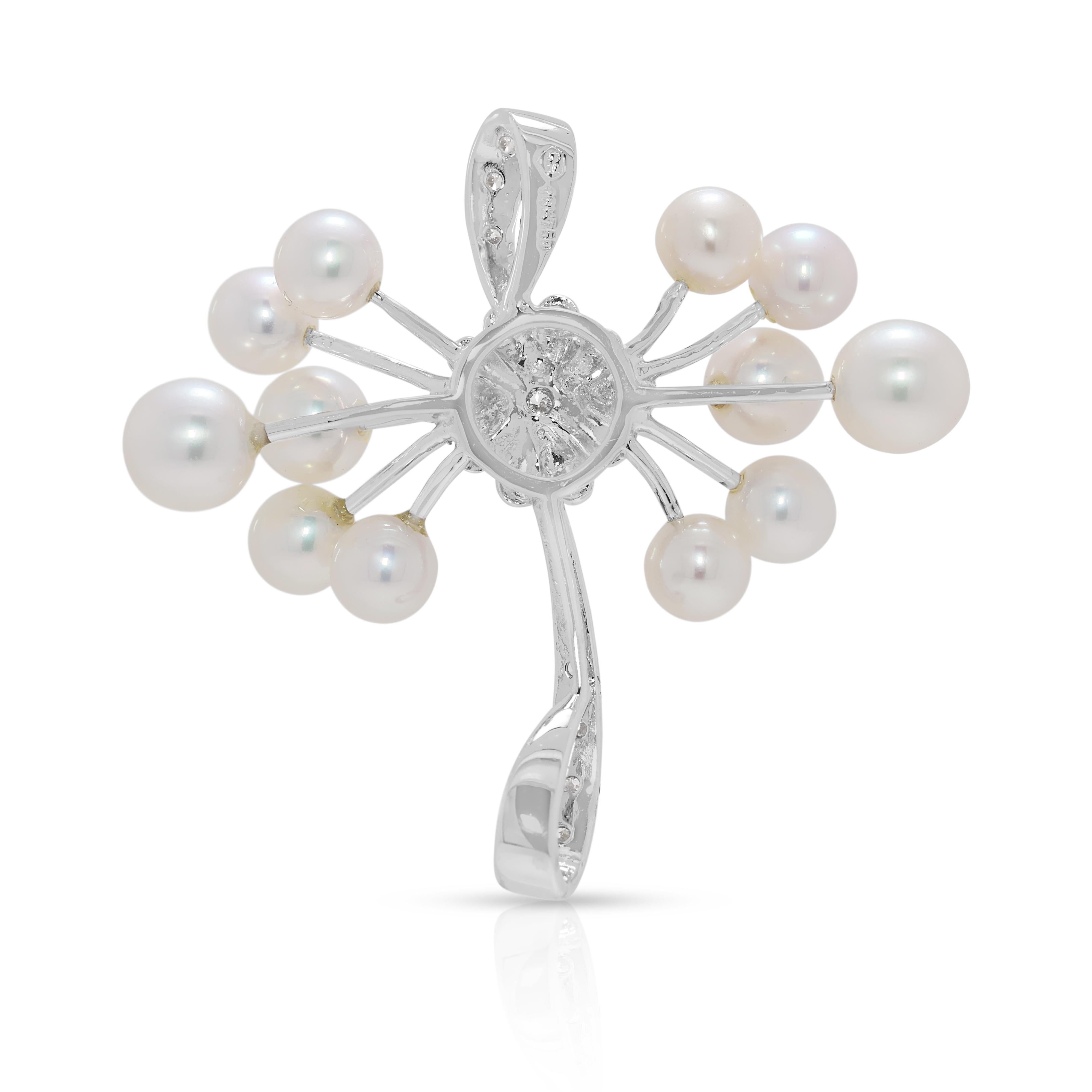 Pendentif en or blanc 18 carats avec diamant naturel et perle d'Akoya de 0,09 ct. en vente 1
