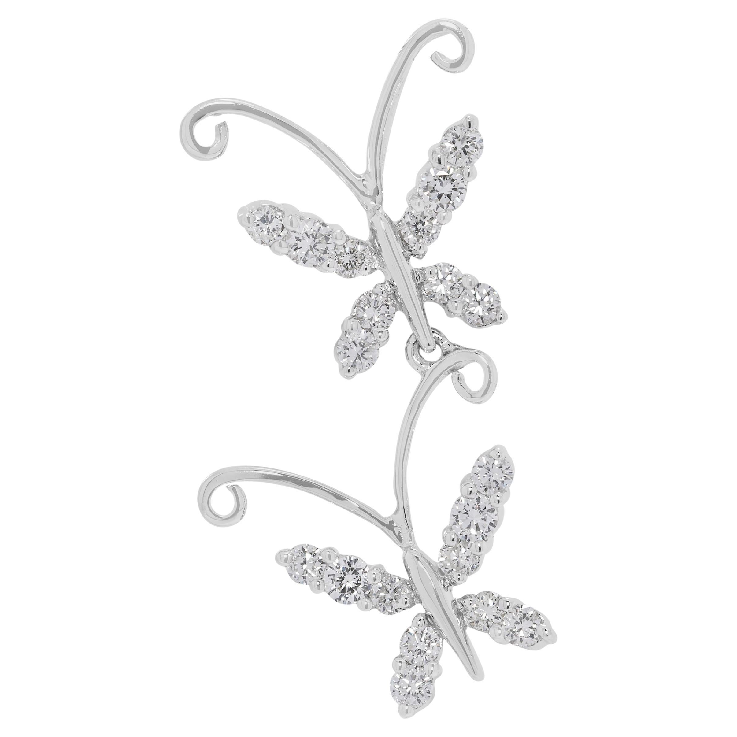 Incantevole ciondolo a forma di farfalla con diamante naturale da 0,30 carati in oro bianco 18 carati in vendita