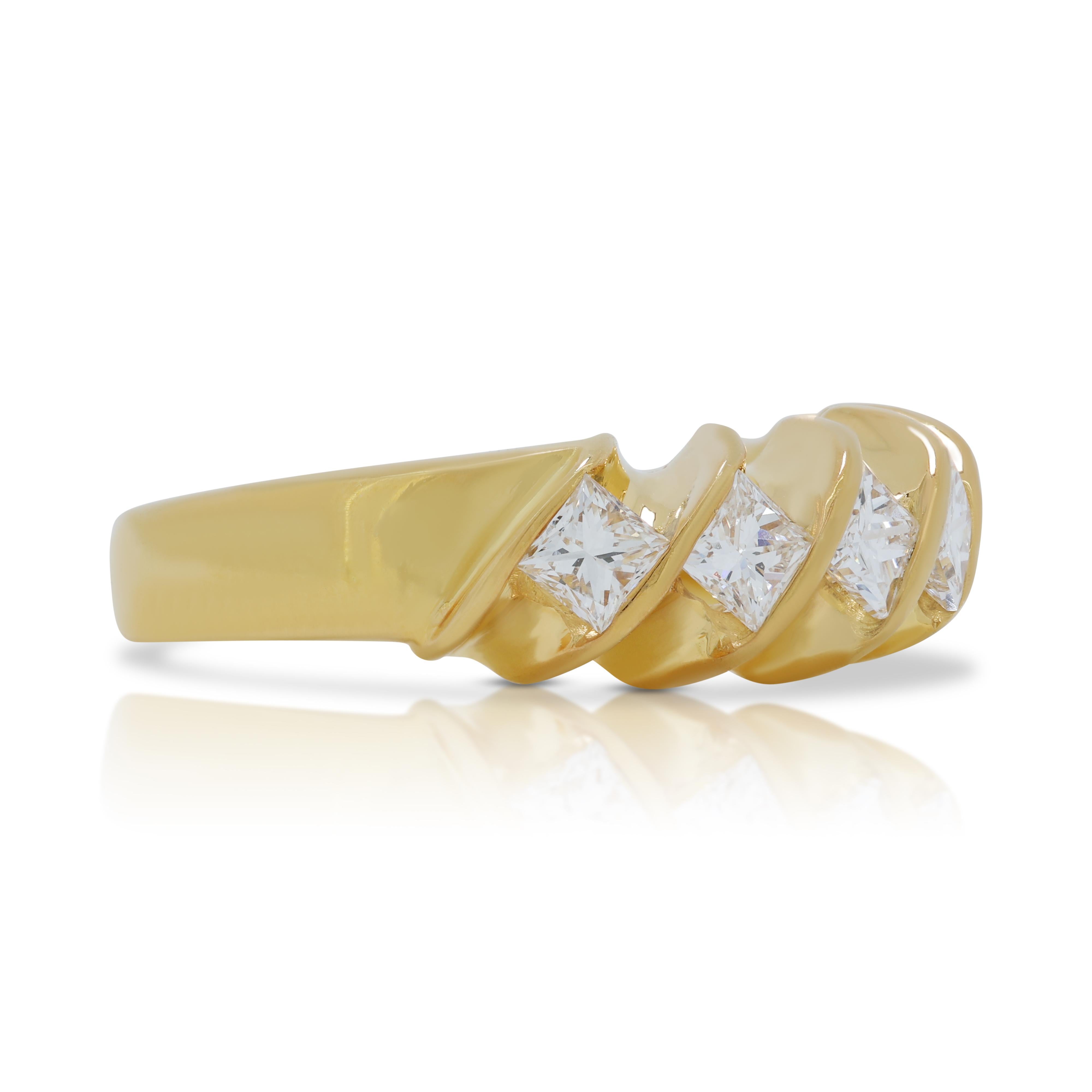 Enchanting 0.60ct Diamonds Ring in 18K Yellow Gold In Excellent Condition In רמת גן, IL