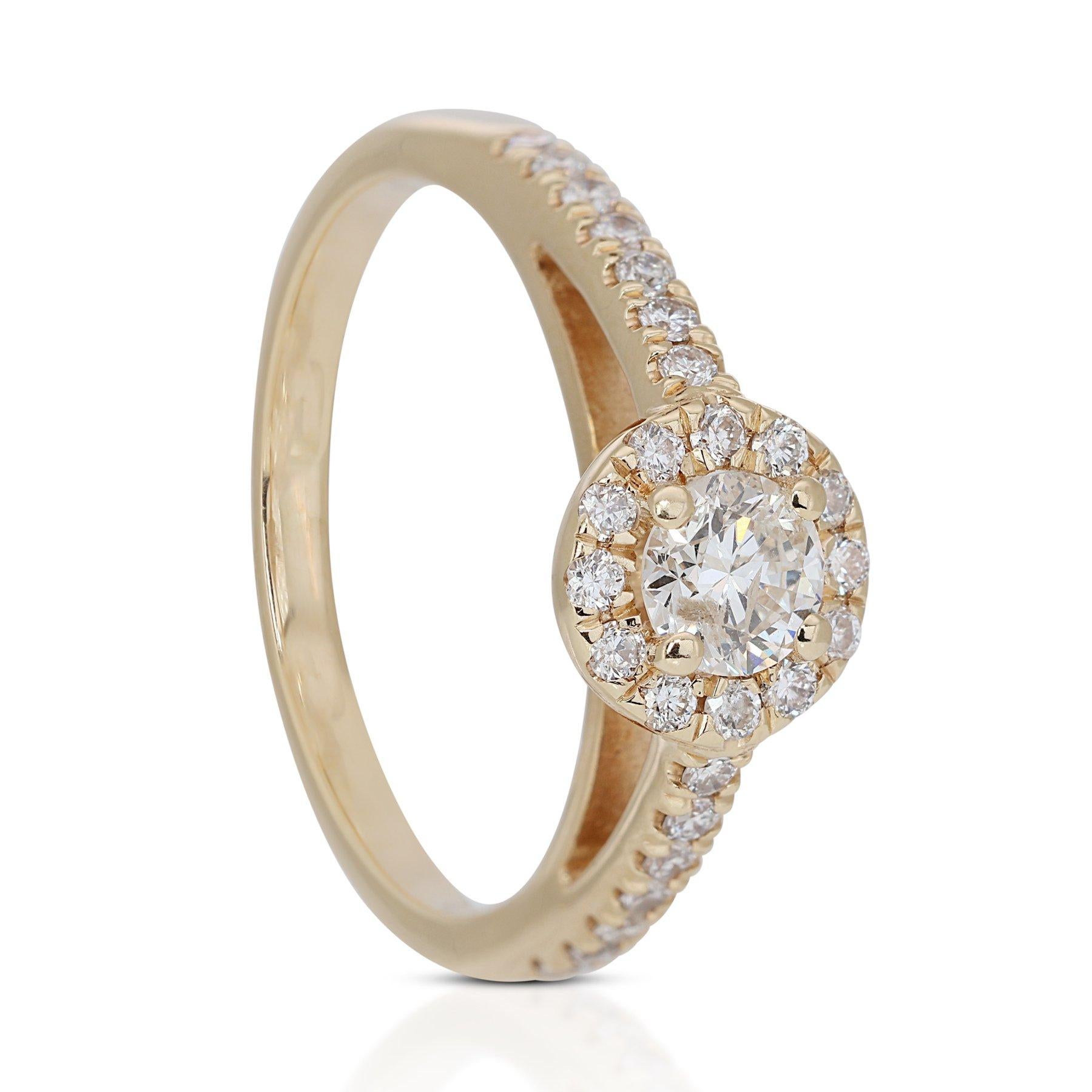 Enchanteresse bague halo de diamants 0,98 carat en or jaune 18 carats, certifiée GIA Neuf à רמת גן, IL