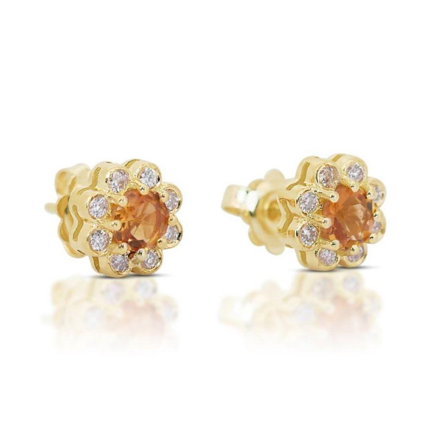 Enchanting 1.14 Carat Round Stud Earrings in 14K Yellow Gold In New Condition For Sale In רמת גן, IL
