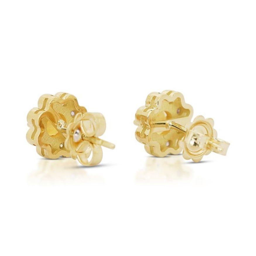 Enchanting 1.14 Carat Round Stud Earrings in 14K Yellow Gold For Sale 1