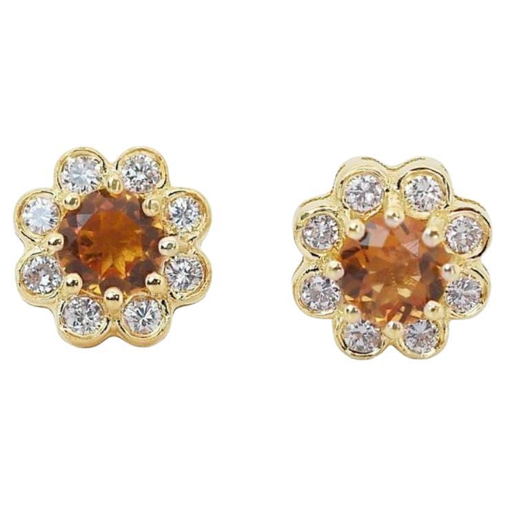 Enchanting 1.14 Carat Round Stud Earrings in 14K Yellow Gold For Sale