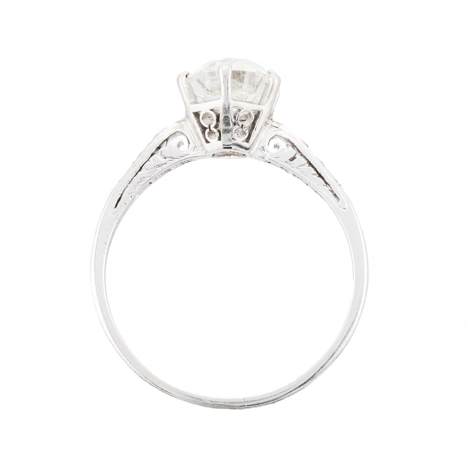 Verlobungsring aus Platin mit bezauberndem 1,24 Karat Diamant im europäischen Schliff und Schnörkelarbeit im Zustand „Hervorragend“ im Angebot in Boston, MA