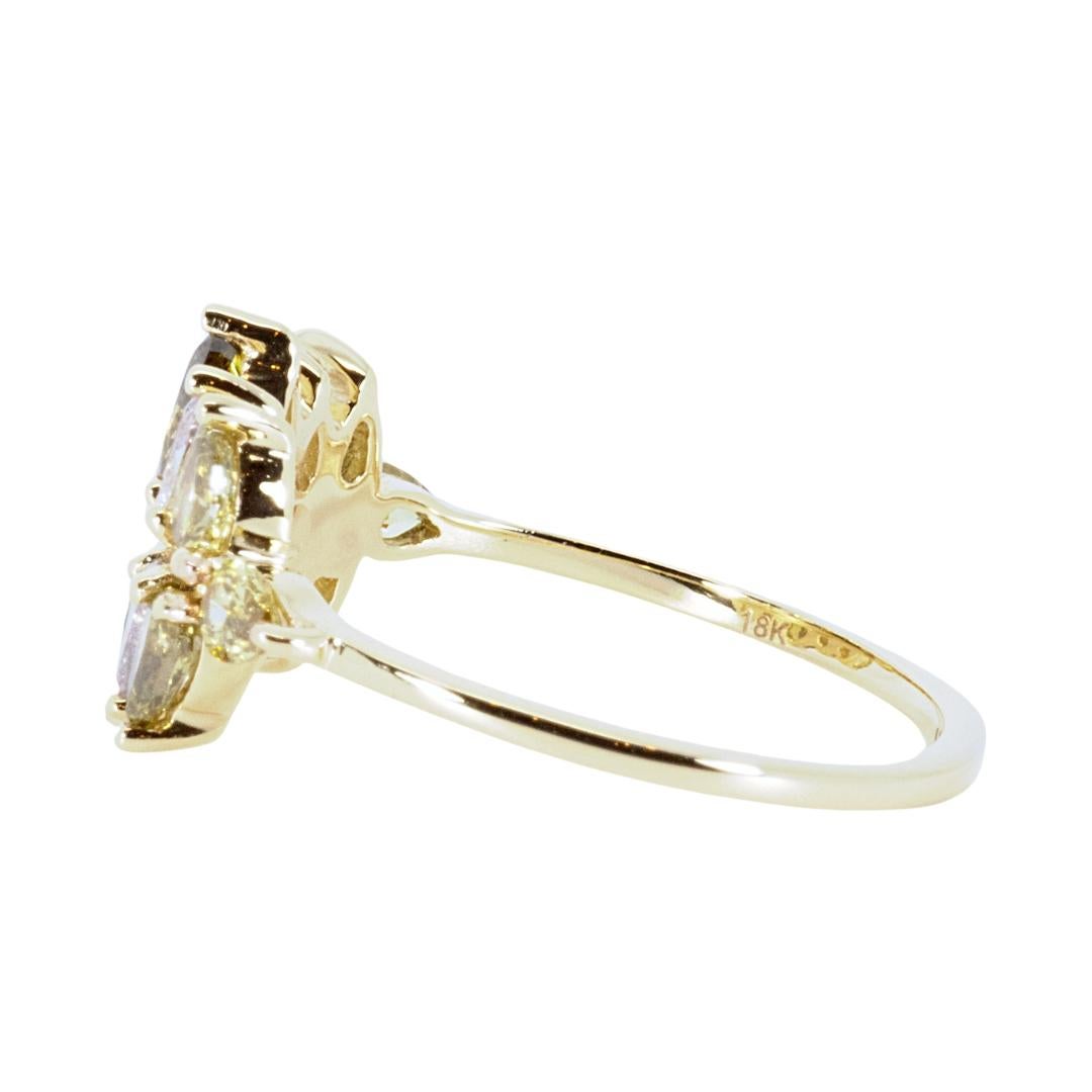 Enchanteresse bague en or jaune 18 carats avec diamant de couleur fantaisie de 1,25 carat, certifié GIA en vente 3