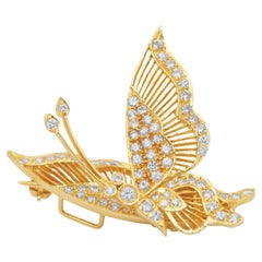 Enchanting 1.30ct Diamonds Butterfly-Shaped Brooch in 18k Yellow Gold - IGI Cert