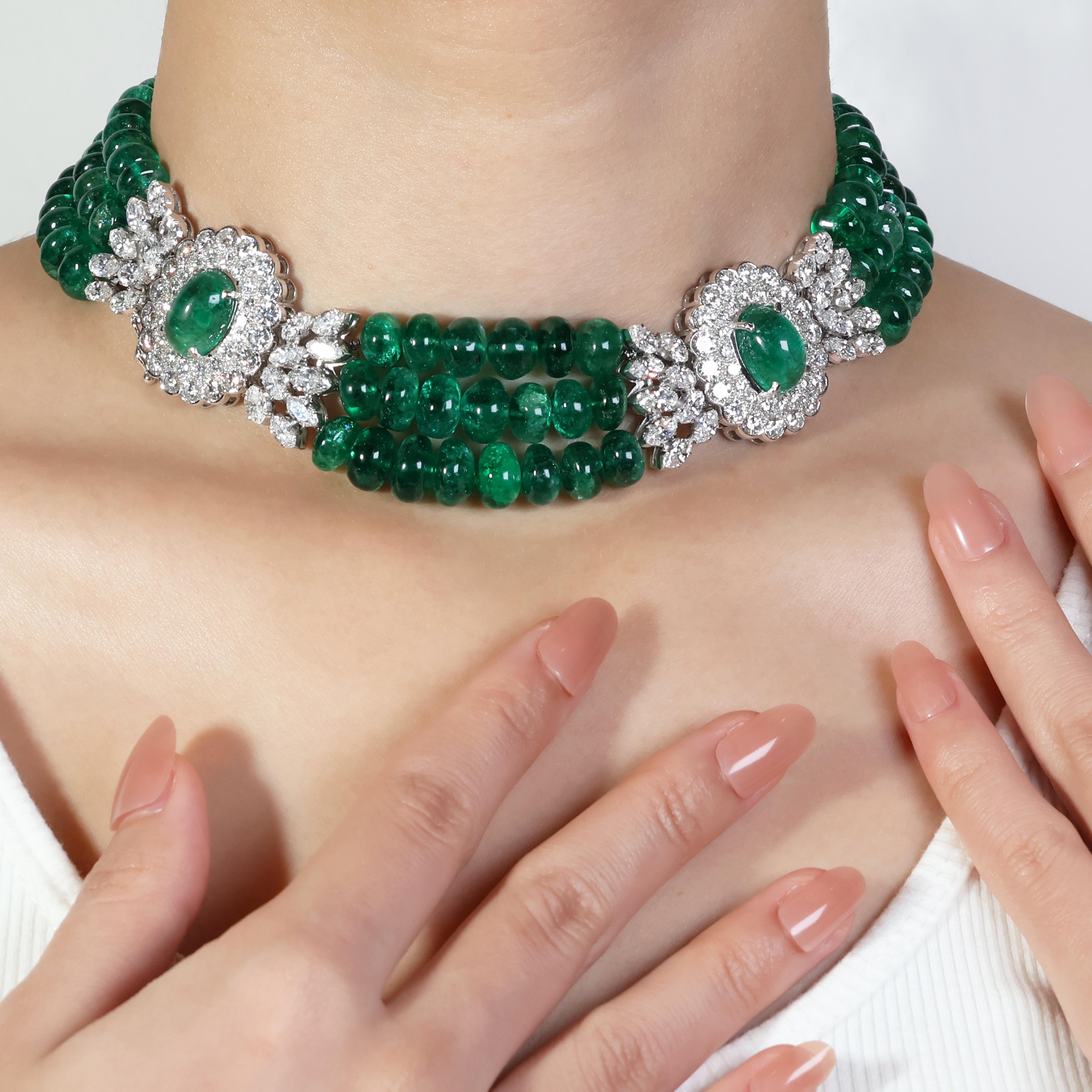 Enchanting 146.85ct Emerald Collar Necklace with Diamonds in 18K White Gold  For Sale 3