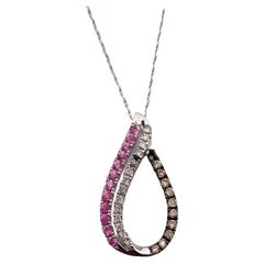 Enchanteresse collier de diamants en or blanc 14 carats