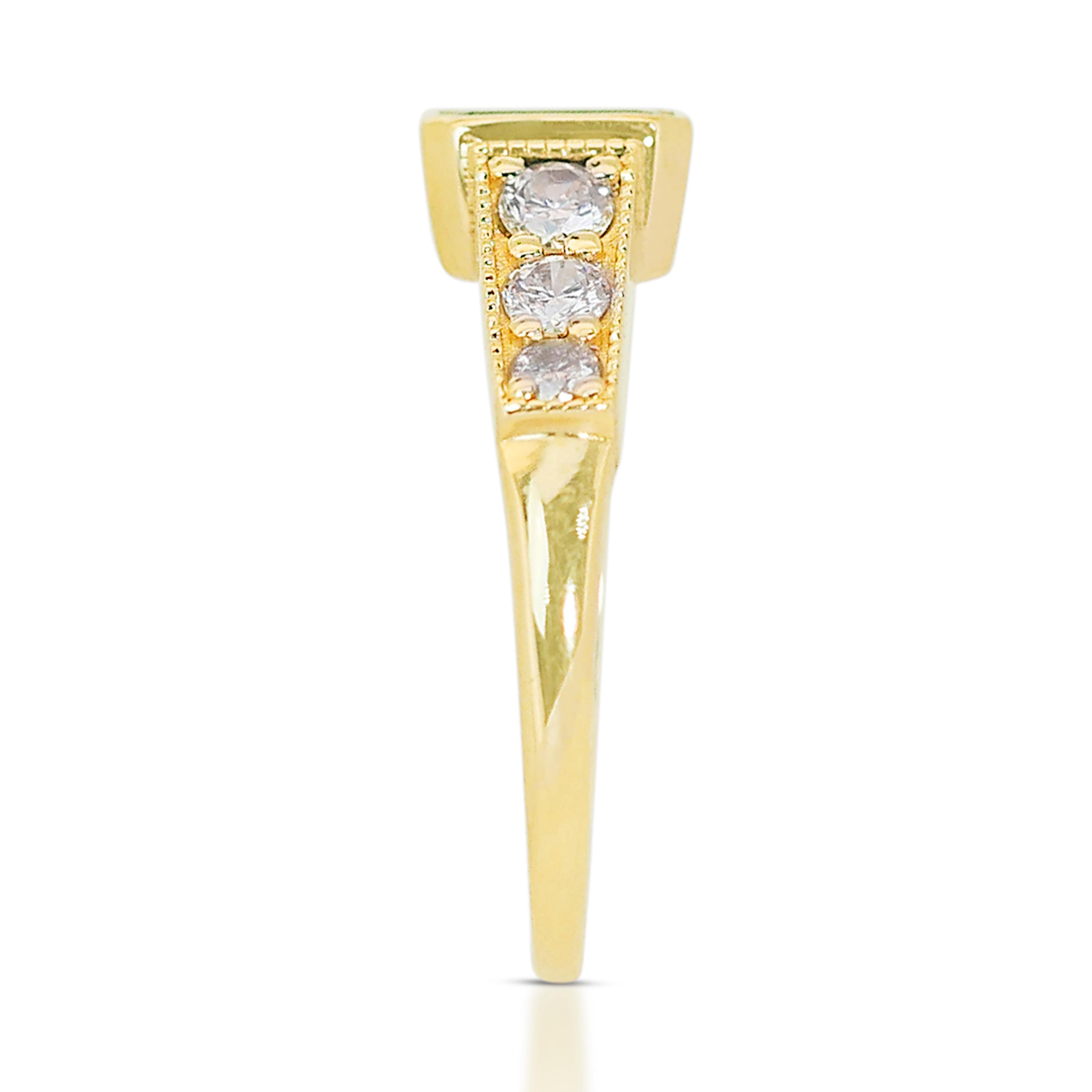 Enchanting 14k Yellow Gold Emerald & Diamond Pave Ring w/0.89 ct - IGI Certified 2