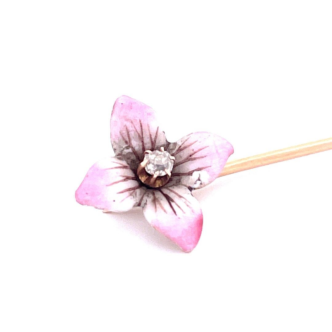 Bezaubernde 14k Gelbgold Rosa Emaille-Blumenanhänger (Art déco) im Angebot