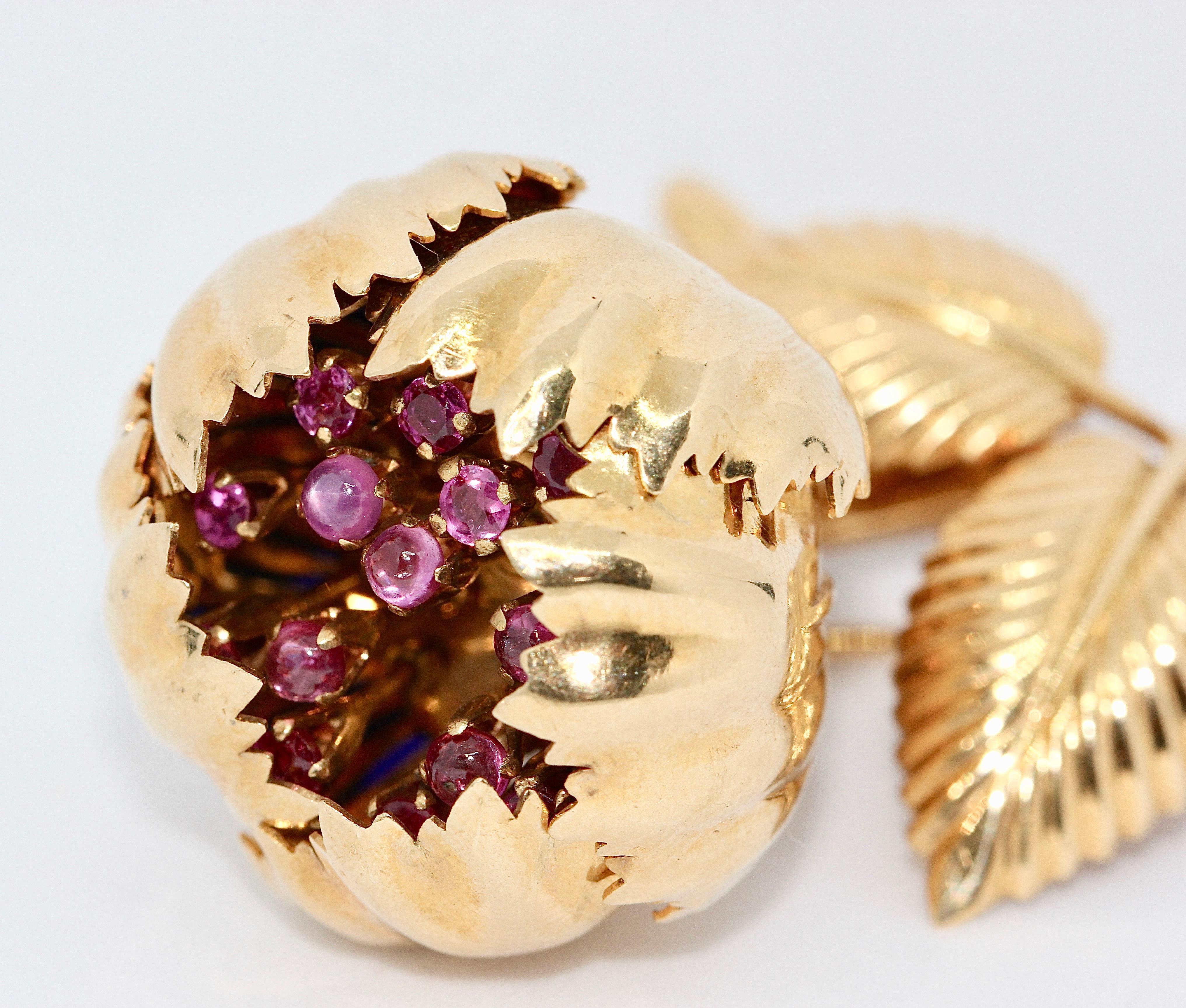 Enchanting, 18 Karat Floral Gold Brooch with Movable Petals, Rubies and Enamel For Sale 6