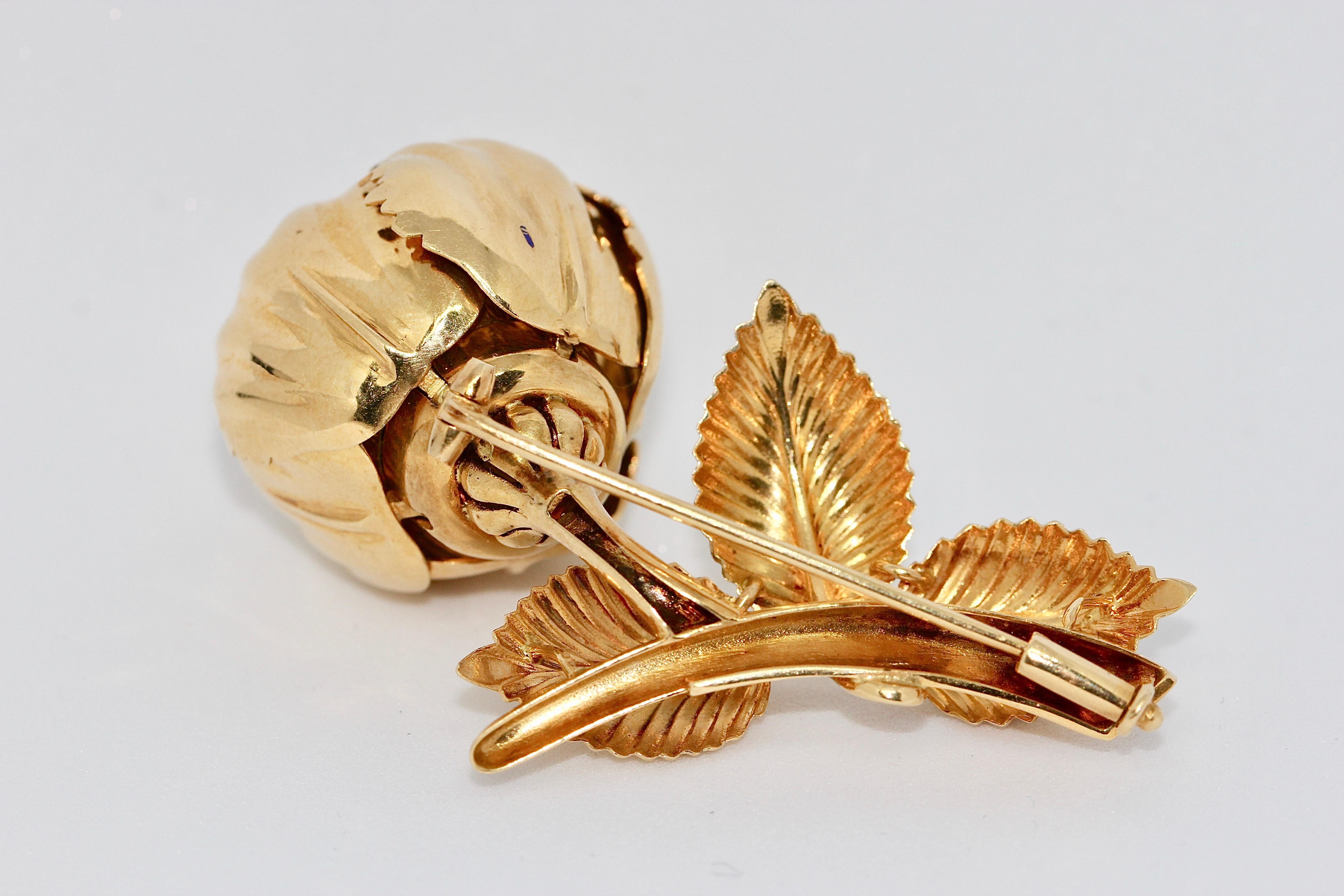 Enchanting, 18 Karat Floral Gold Brooch with Movable Petals, Rubies and Enamel For Sale 8