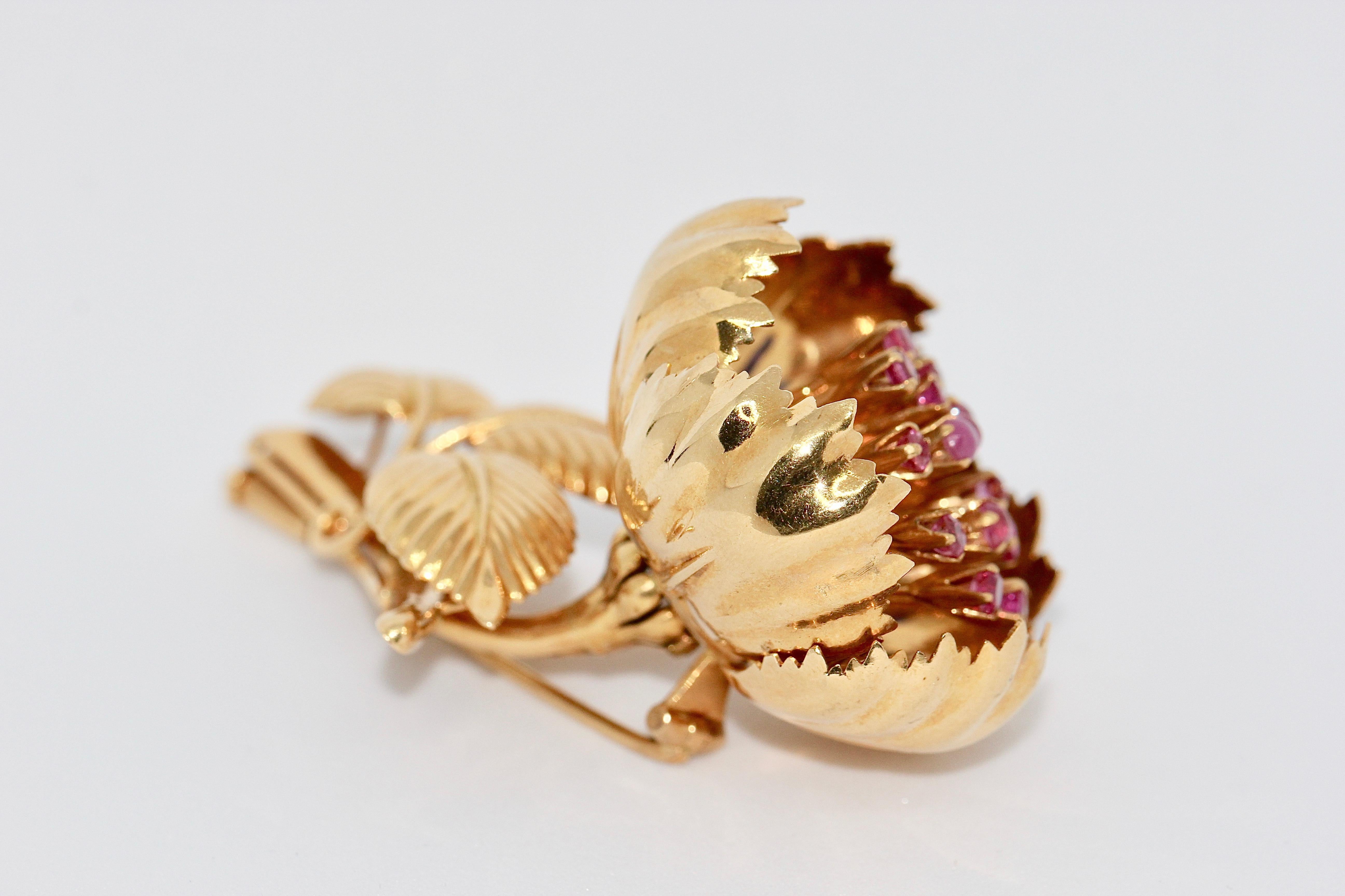 Enchanting, 18 Karat Floral Gold Brooch with Movable Petals, Rubies and Enamel For Sale 1