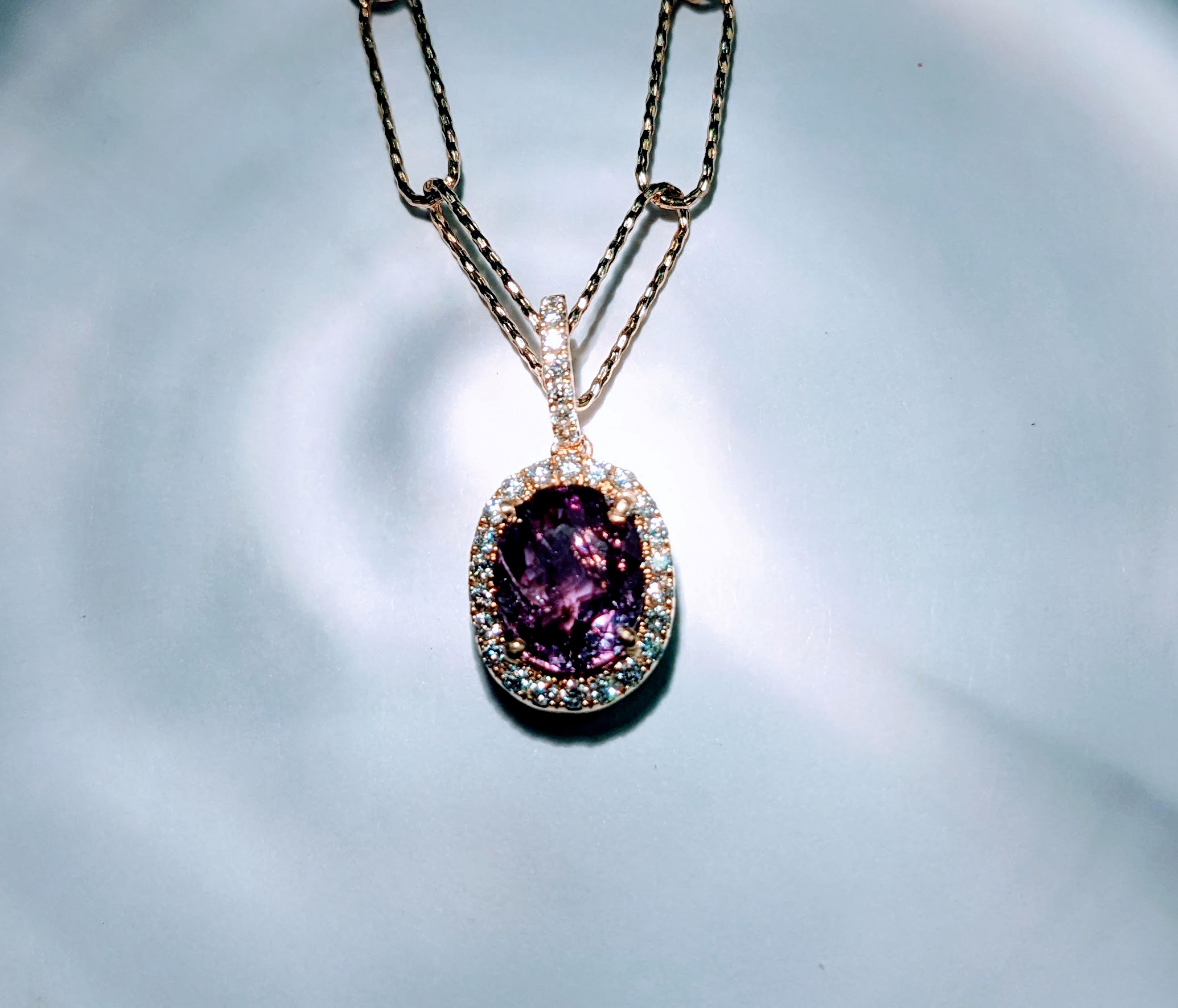 Oval Cut Enchanting 1.83ct Natural Color Changing Alexandrite & Diamond Pendant Necklace For Sale