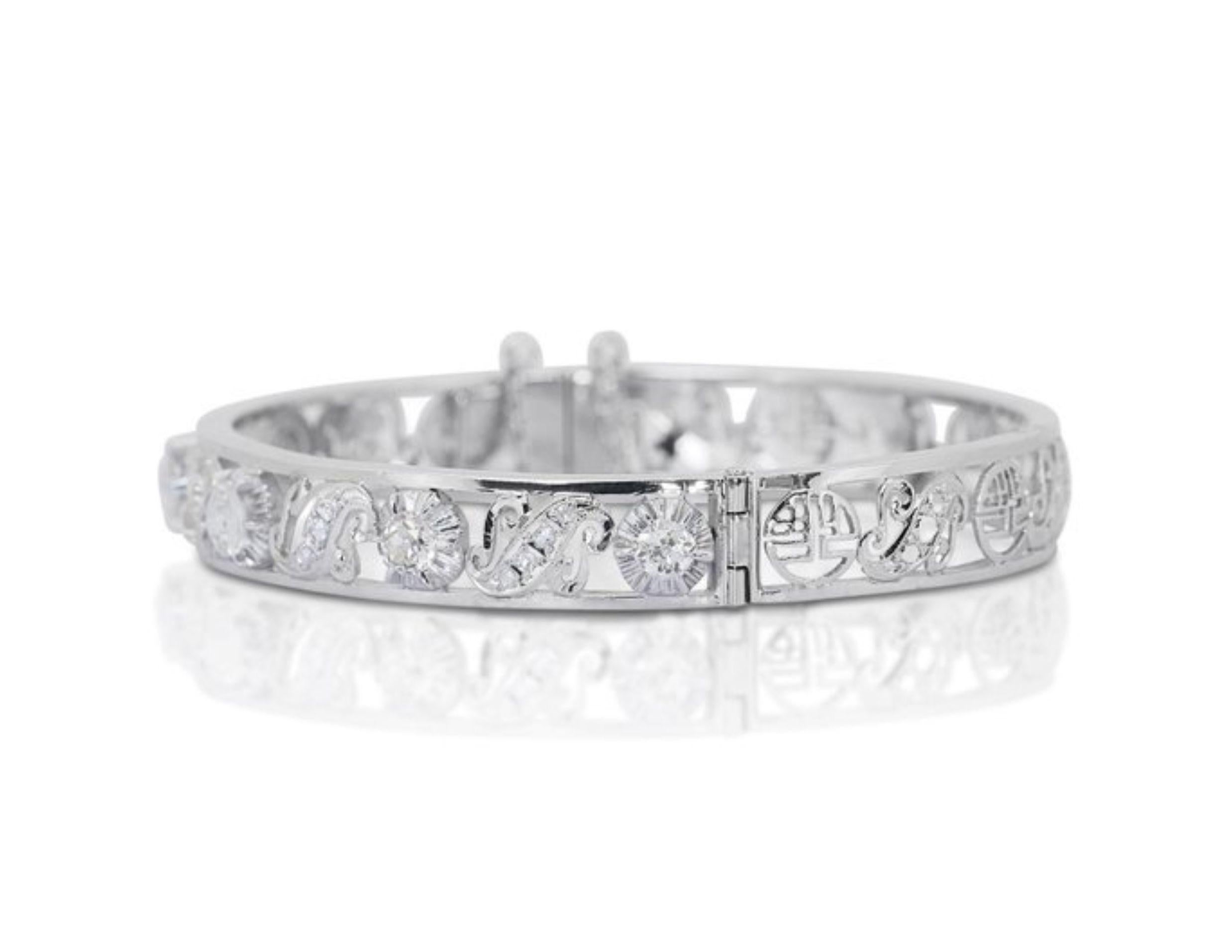 Enchanting 1.8ct Old Mine Cut Diamond Bracelet In New Condition For Sale In רמת גן, IL