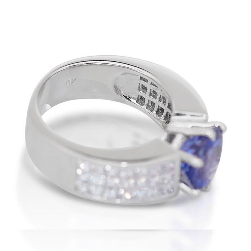 Enchanting 1.90 Carat Round Mixed Cut Tanzanite Ring in 18K White Gold In New Condition For Sale In רמת גן, IL