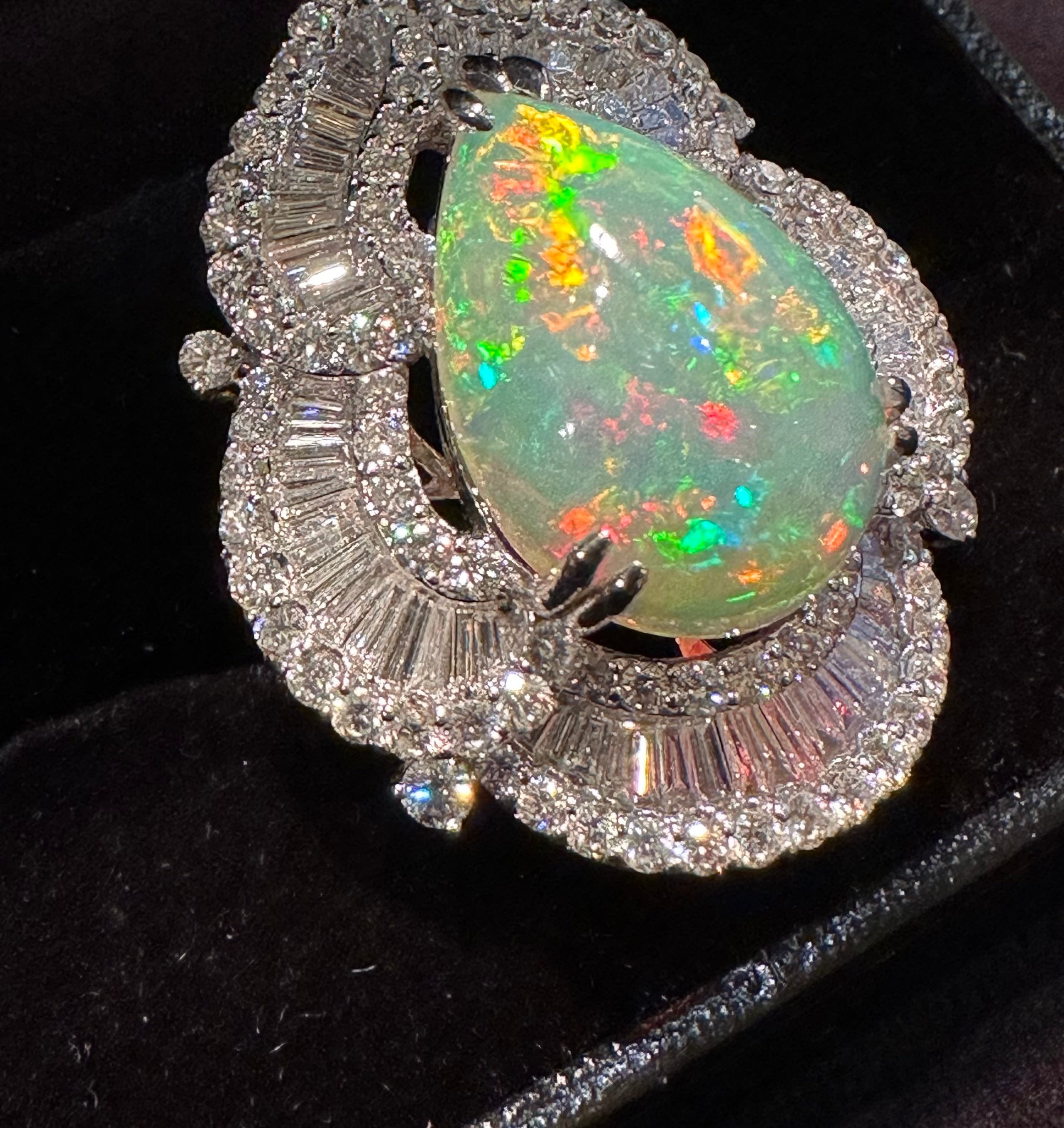 Women's Enchanting 24.70 Carat Opal and Diamond Scalloping Pear Shape 18K Cocktail Ring For Sale