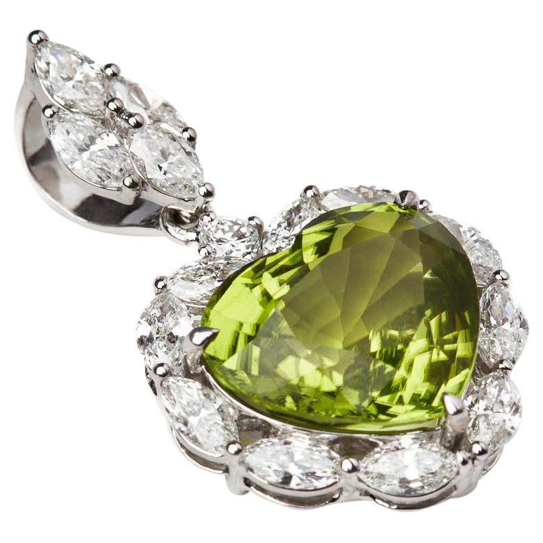 Bezaubernde 6,21 Karat Herz birmanischen Peridot und Diamant-Anhänger