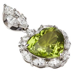 Magnifique pendentif en forme de cœur avec péridot birman de 6,21 carats et diamants