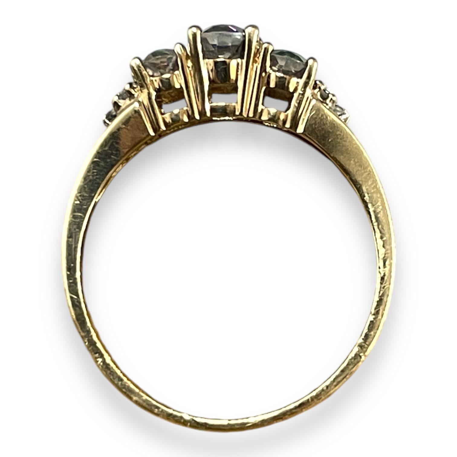 Oval Cut Enchanting Alexandrite and Diamond Solid Yellow Gold Ring Size 6 For Sale