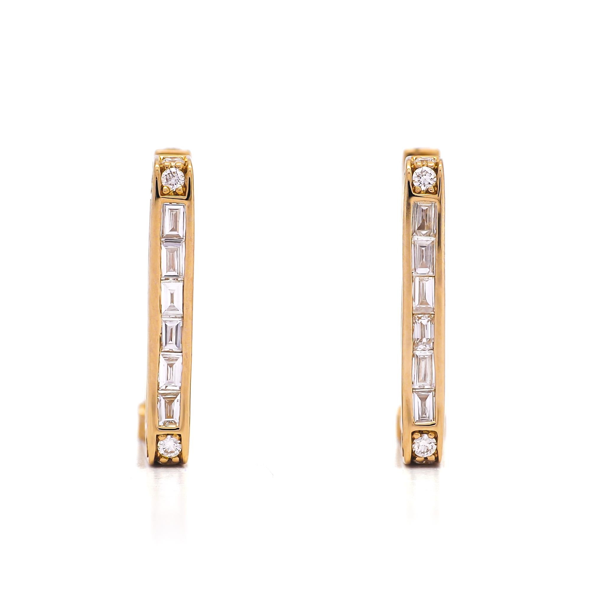 Natural Diamonds 2.90 ct 18K Rose Gold Inside Out Baguette Quad Hoop Earrings  In New Condition For Sale In Antwerpen, BE