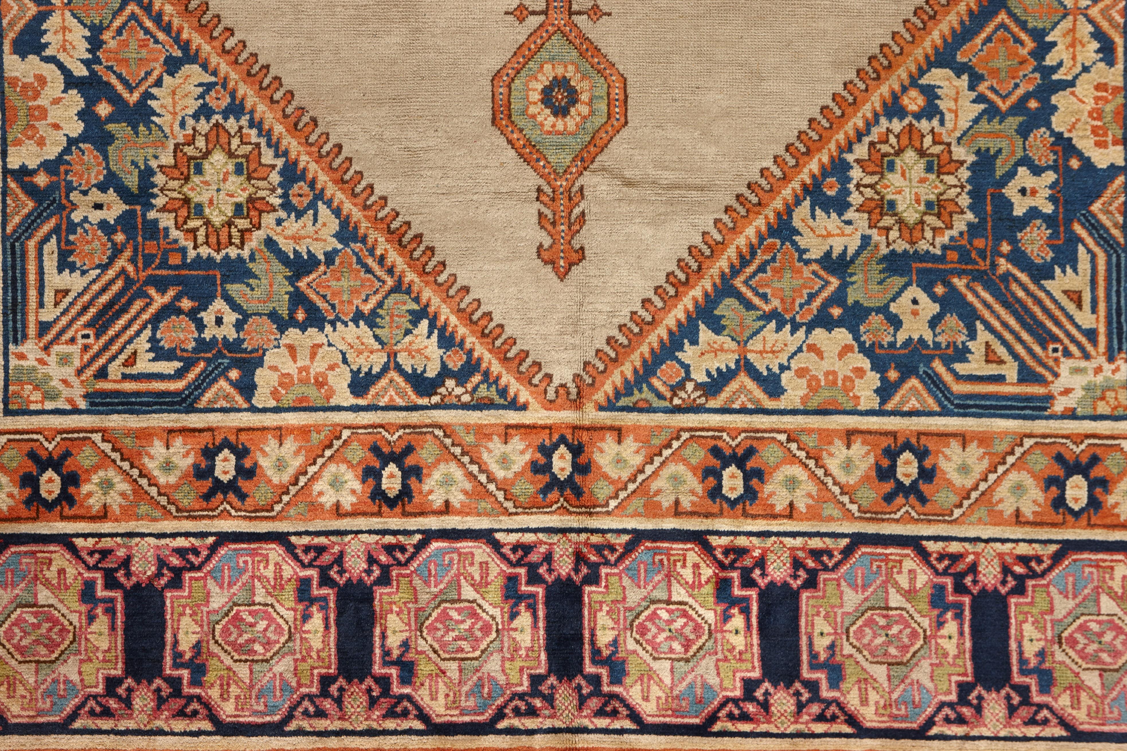 Bezaubernder antiker Khotan-Teppich (Chinesisch) im Angebot