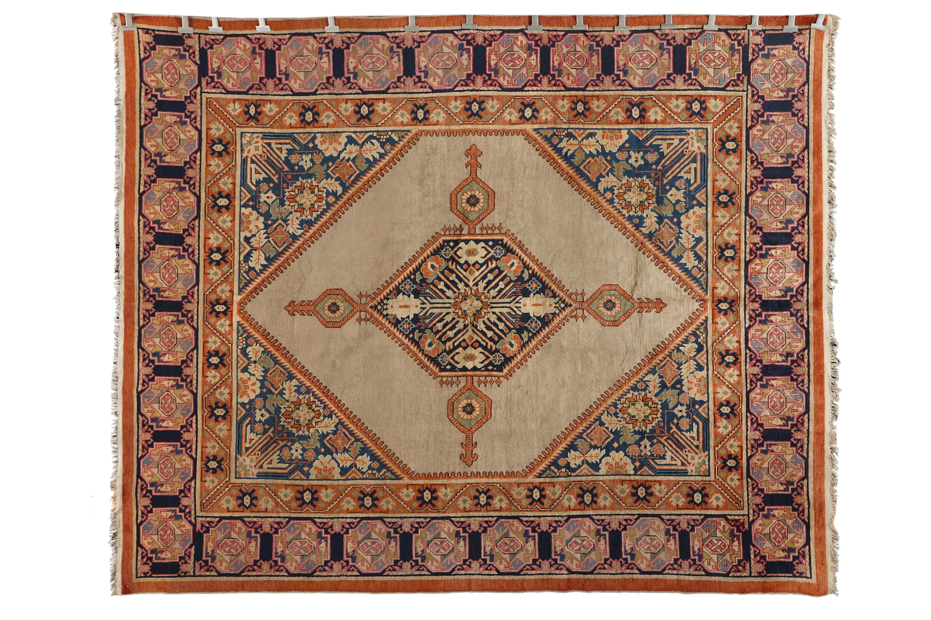 Bezaubernder antiker Khotan-Teppich (Handgeknüpft) im Angebot