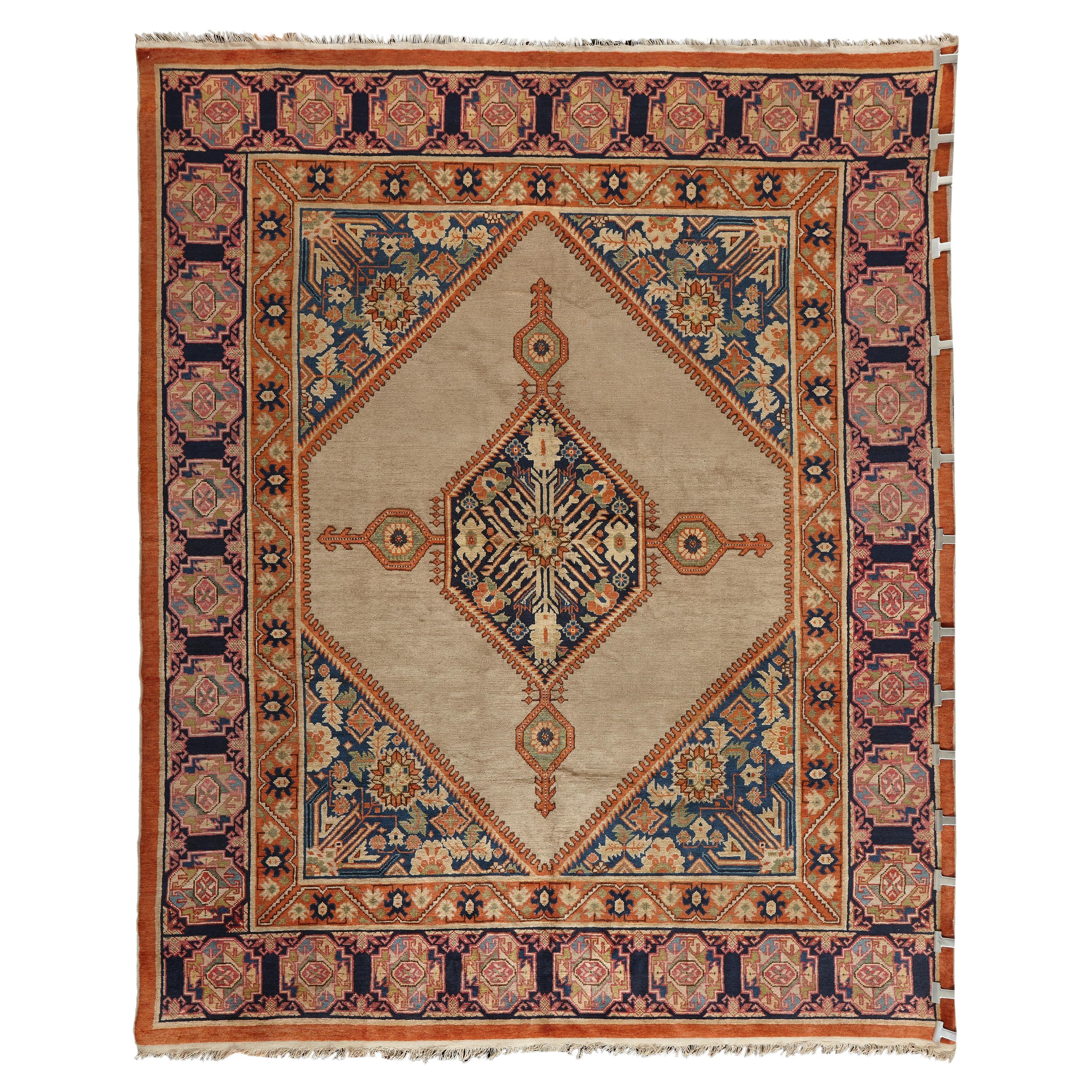 Bezaubernder antiker Khotan-Teppich im Angebot