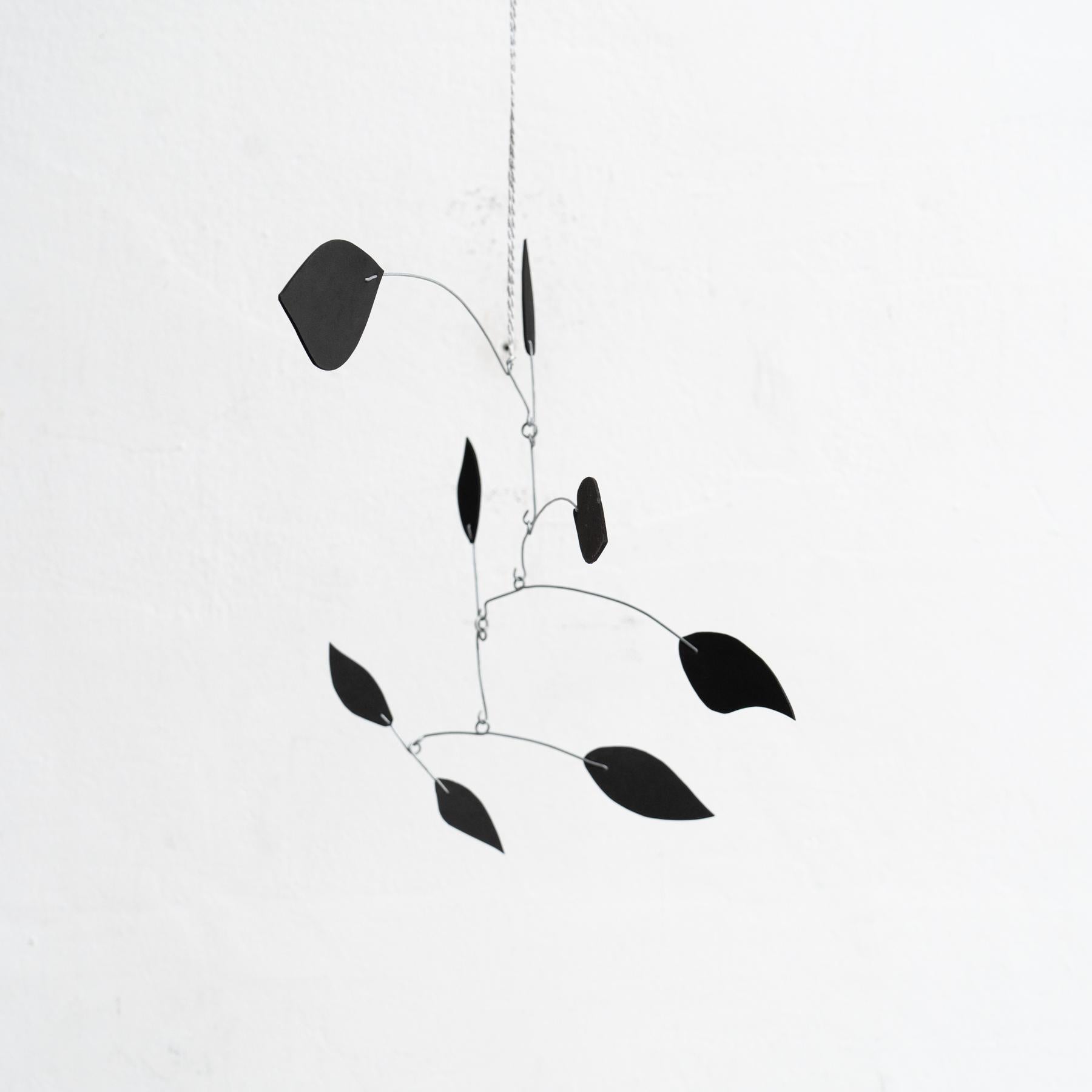Enchanting Dynamics: Iron and Foam Kinetic Sculpture - Elegant Black in Play In Good Condition For Sale In Barcelona, ES