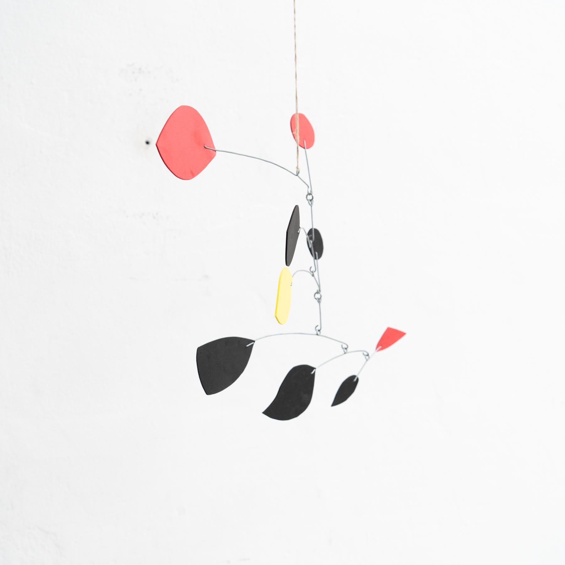 Enchanting Dynamics: Kinetische Skulptur aus Eisen und FOAM - Lebendige Multicolor im Zustand „Gut“ im Angebot in Barcelona, ES