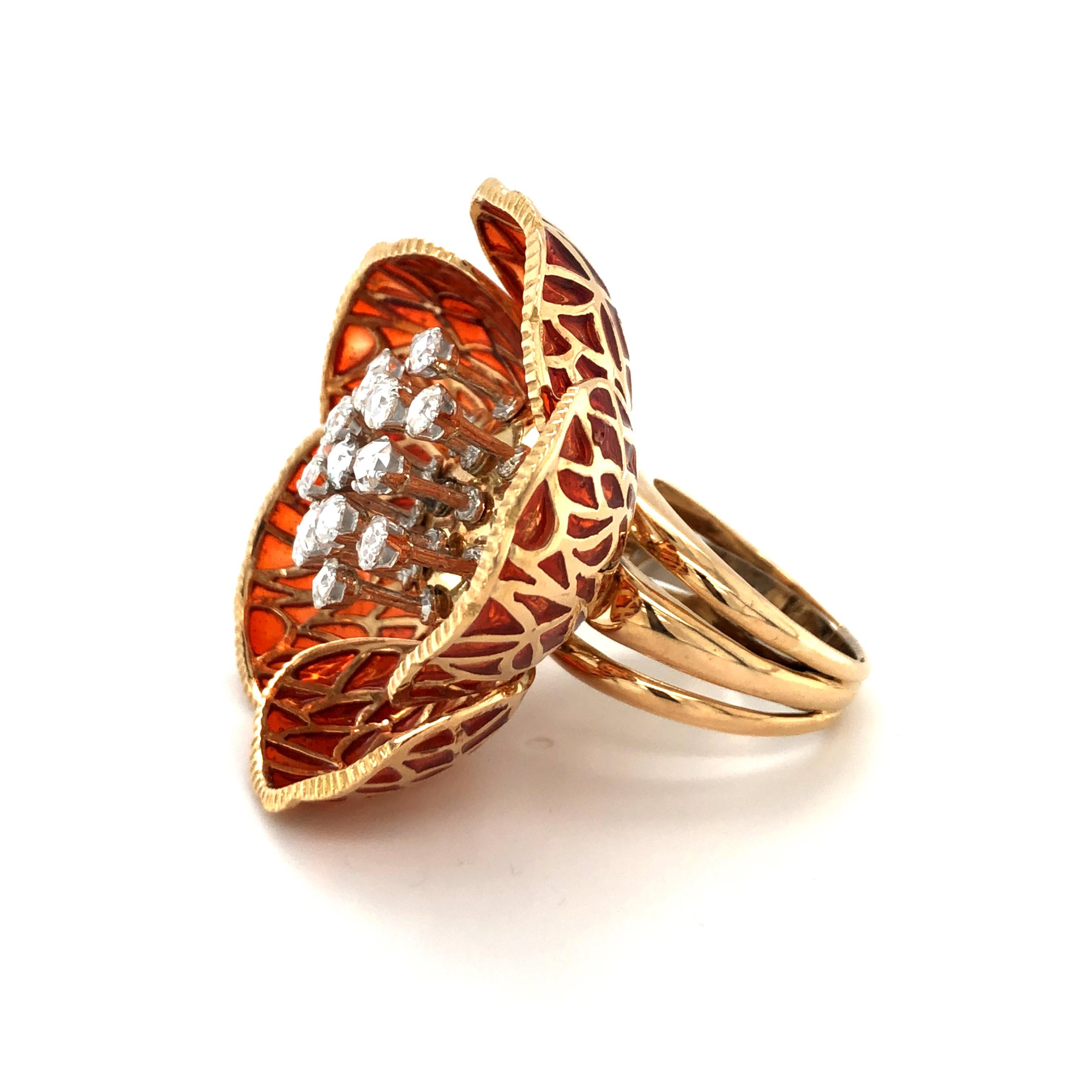 Enchanting Enamel and Diamond Flower Ring in 18 Karat Yellow Gold In Good Condition In Lucerne, CH