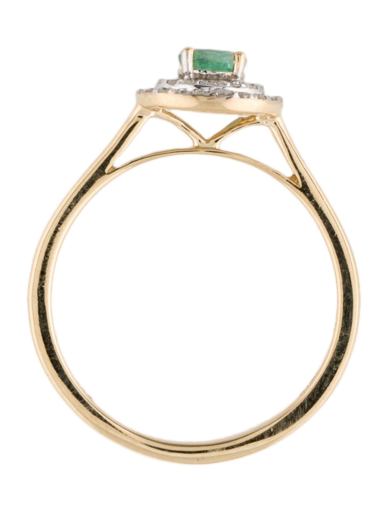 Elegant 14K Emerald & Diamond Cocktail Ring - Size 6.5  Vintage Gemstone Ring In New Condition For Sale In Holtsville, NY