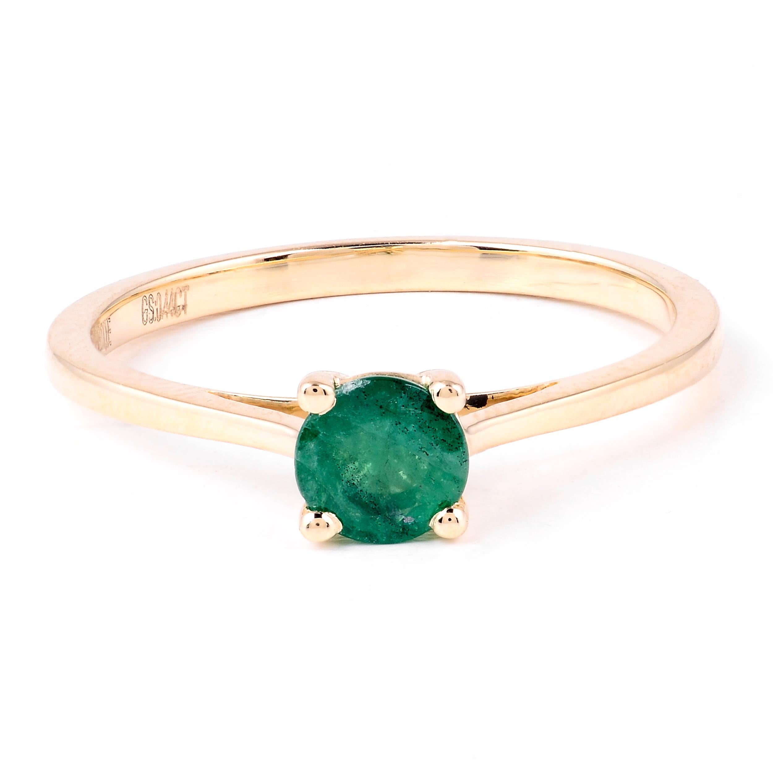 Luxurious 14K Emerald Cocktail Ring, Size 7 - Elegant Statement Jewelry Piece In New Condition In Holtsville, NY