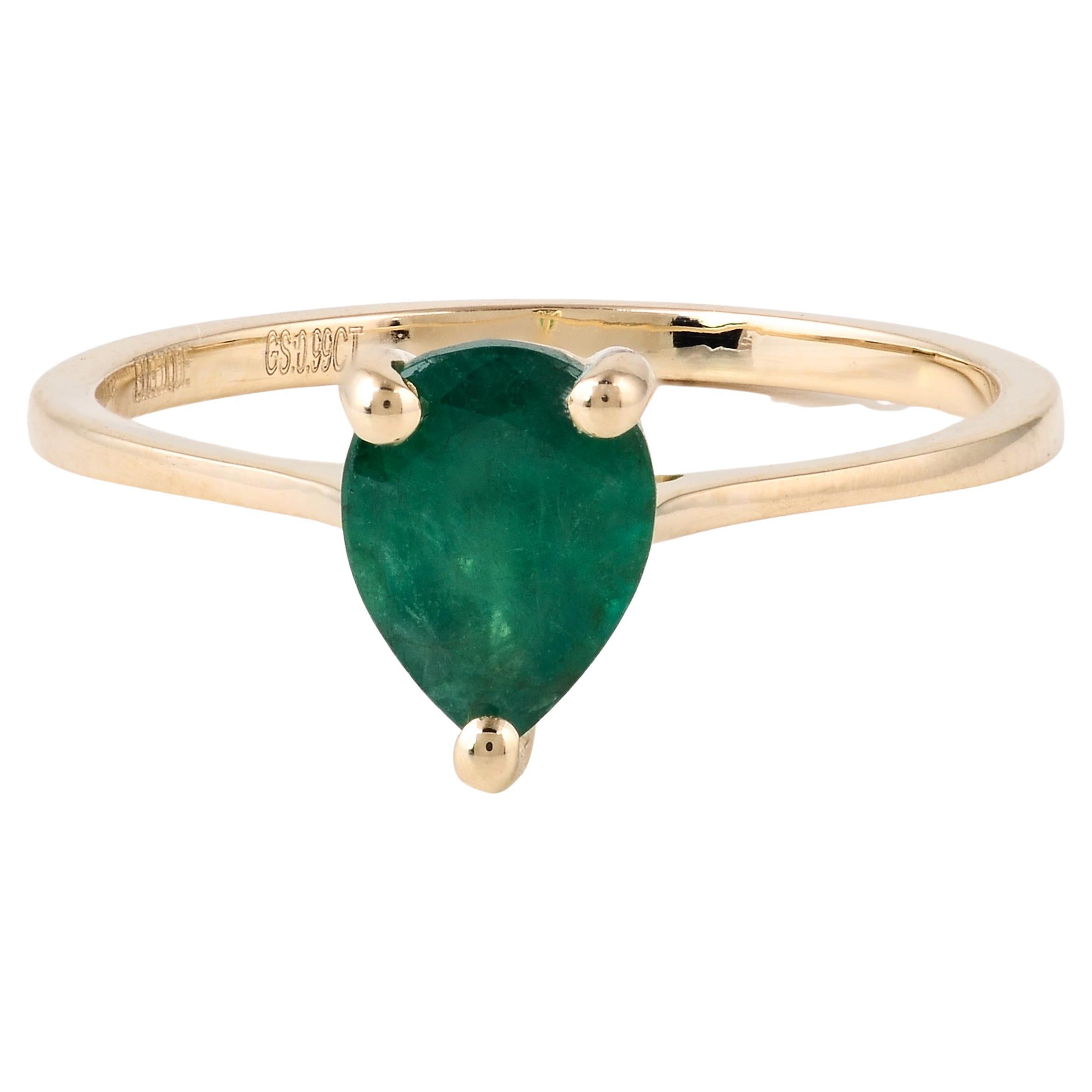Elegant 14K Emerald Cocktail Ring, Size 6.75 - Luxurious Statement Jewelry Piece For Sale