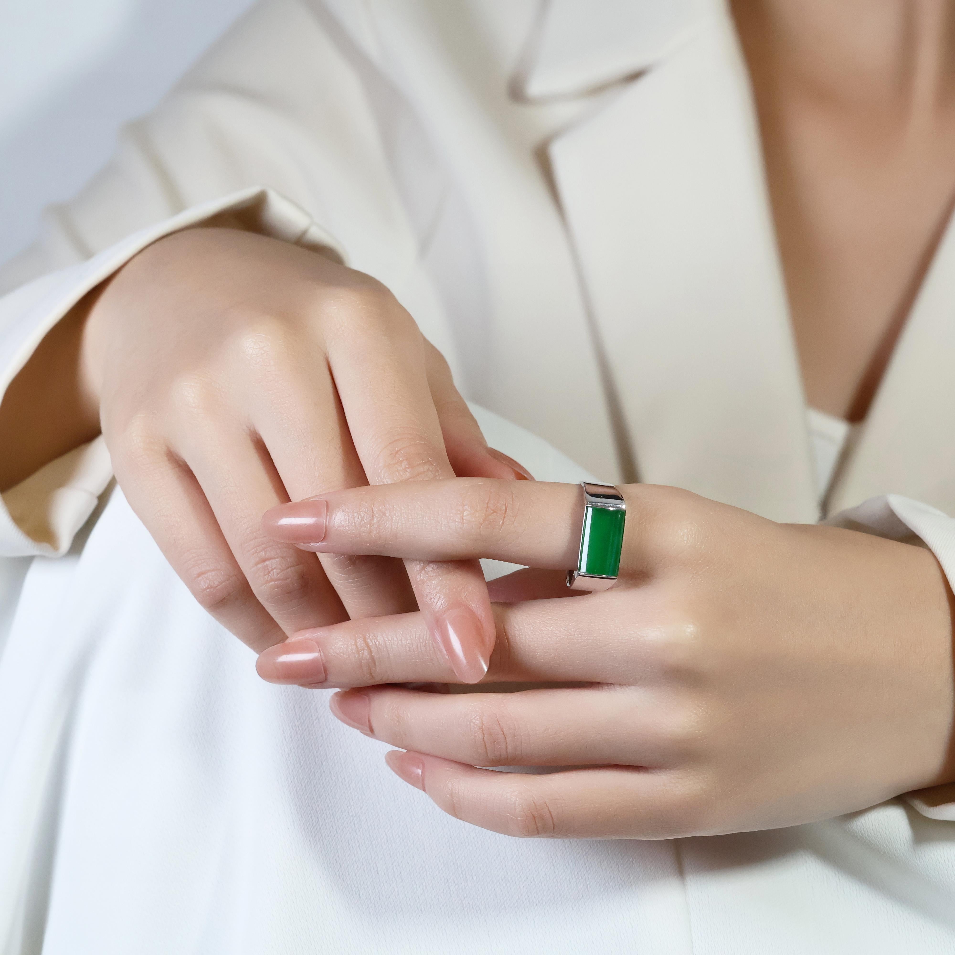 Enchanting Green Jade Ring in 18K White Gold 3