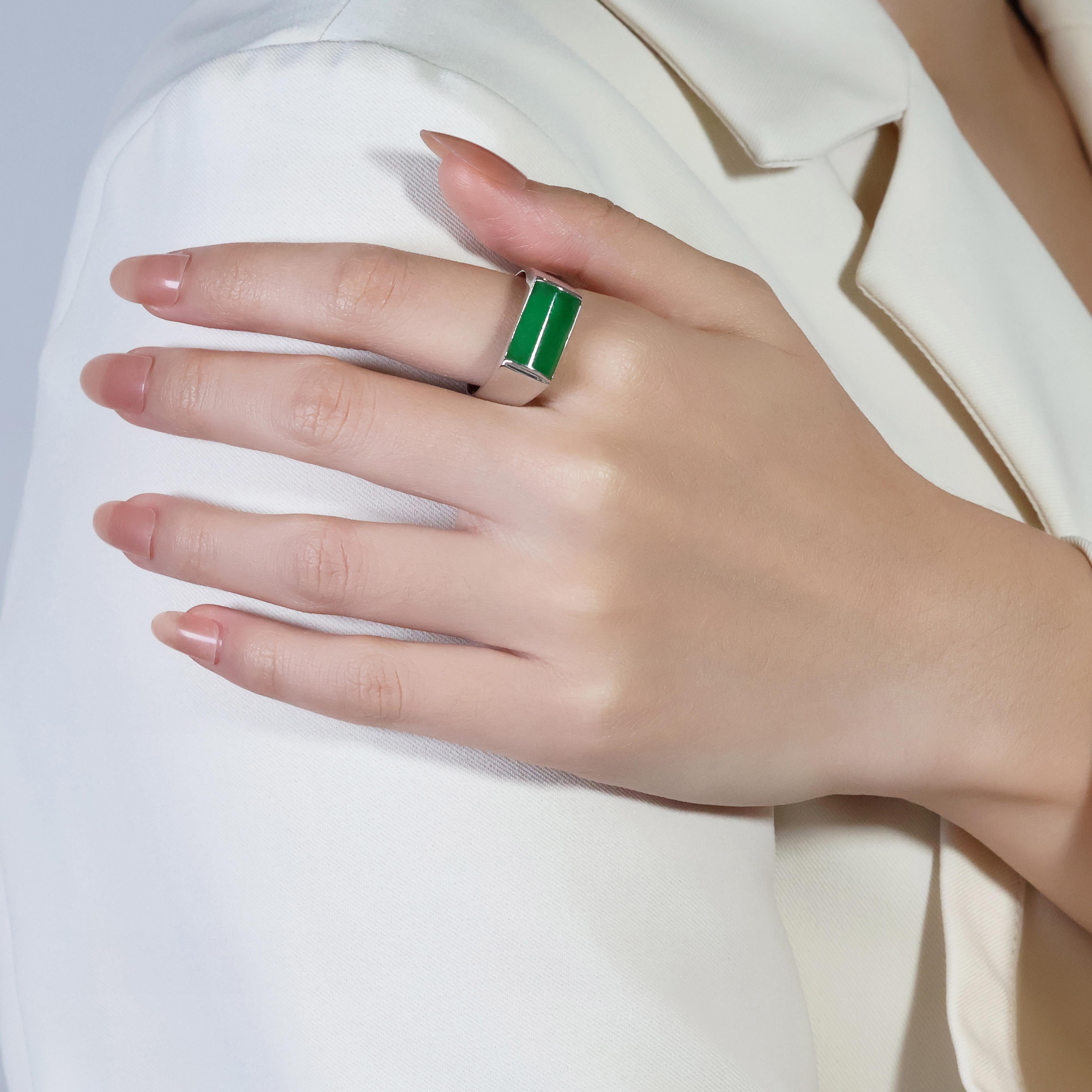 Enchanting Green Jade Ring in 18K White Gold 4