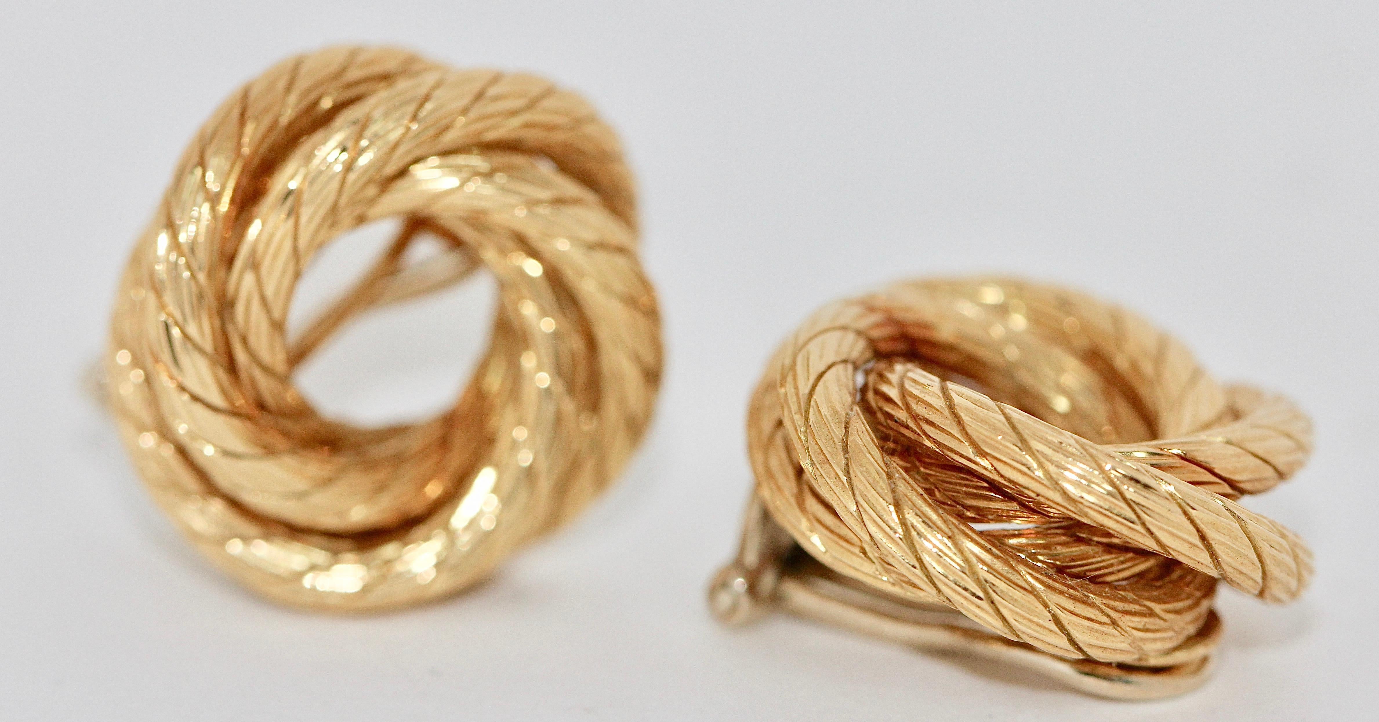 Modern Enchanting Ladies Earrings in Spiral Design, 18 Karat Gold by Carlo Weingrill For Sale