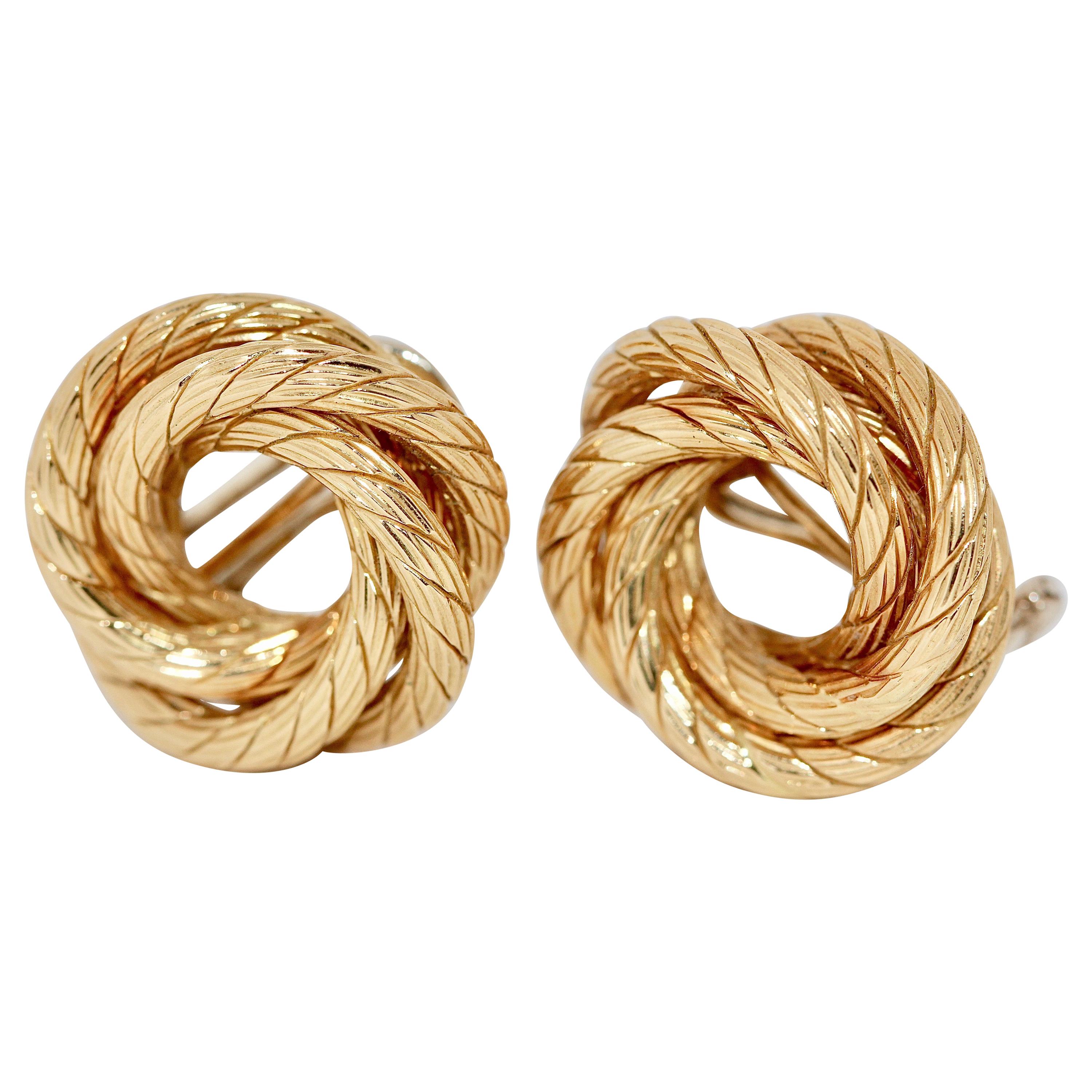 Enchanting Ladies Earrings in Spiral Design, 18 Karat Gold by Carlo Weingrill For Sale
