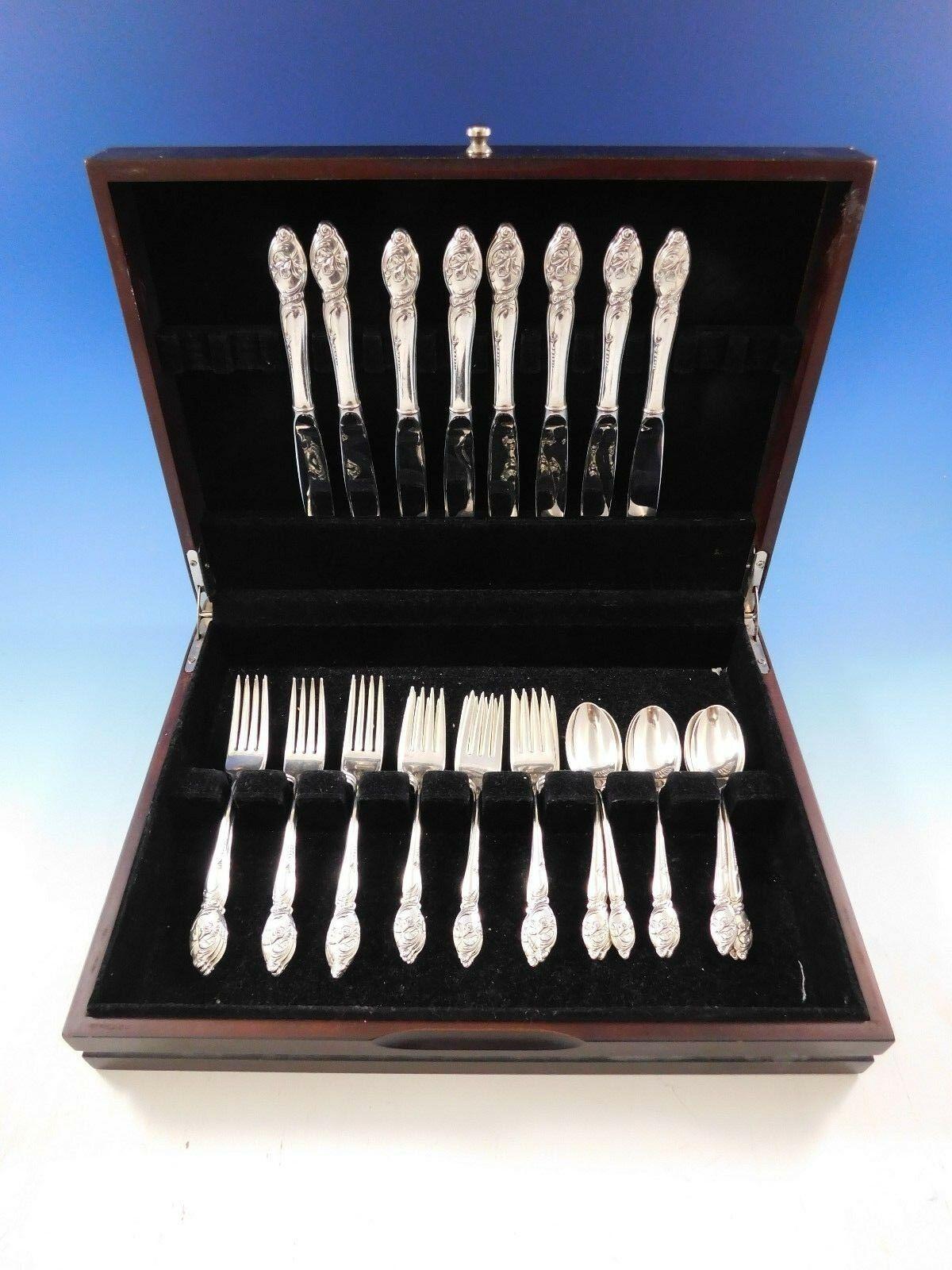 Stunning enchanting orchid by Westmorland sterling silver flatware set - 32 Pieces. This set includes:

8 knives, 9 1/8