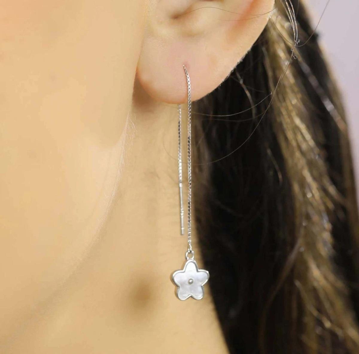 Art Déco Incantevole orecchino a fiore con filettatura in argento Sterling 925 Elegante orecchino a catena. in vendita
